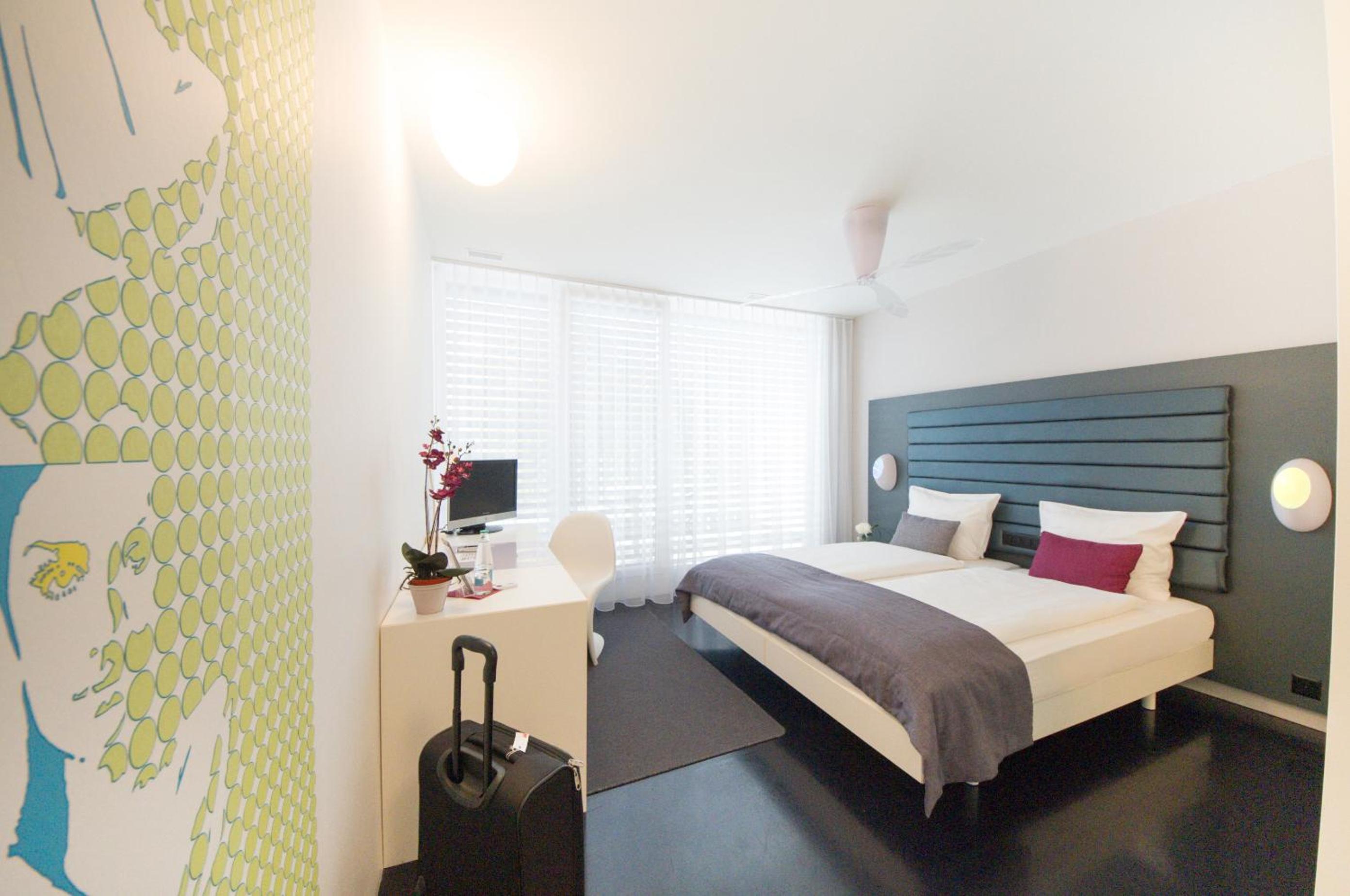 Standard Twin Room no pet - Photo 2