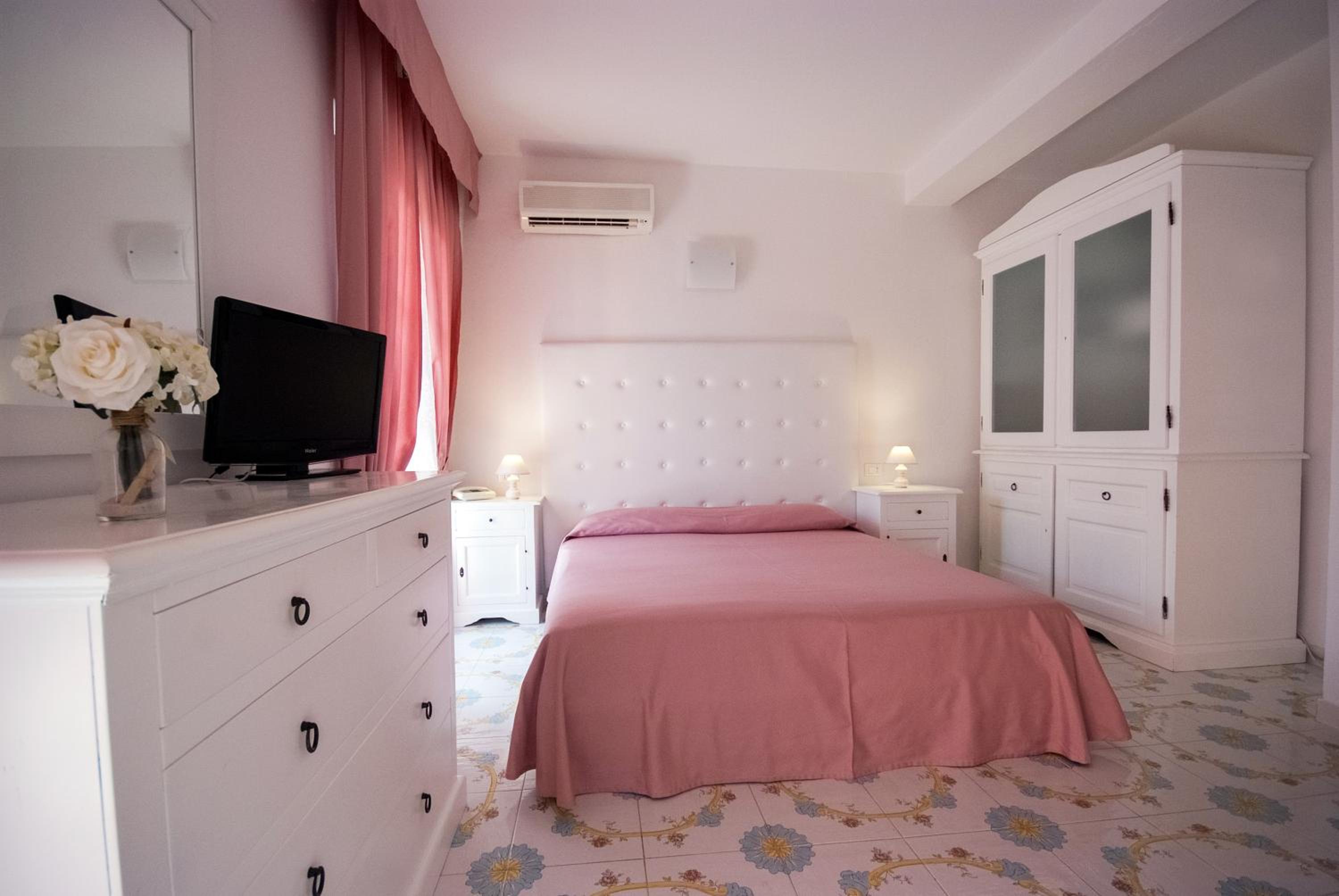 Classic Double Room photo 2