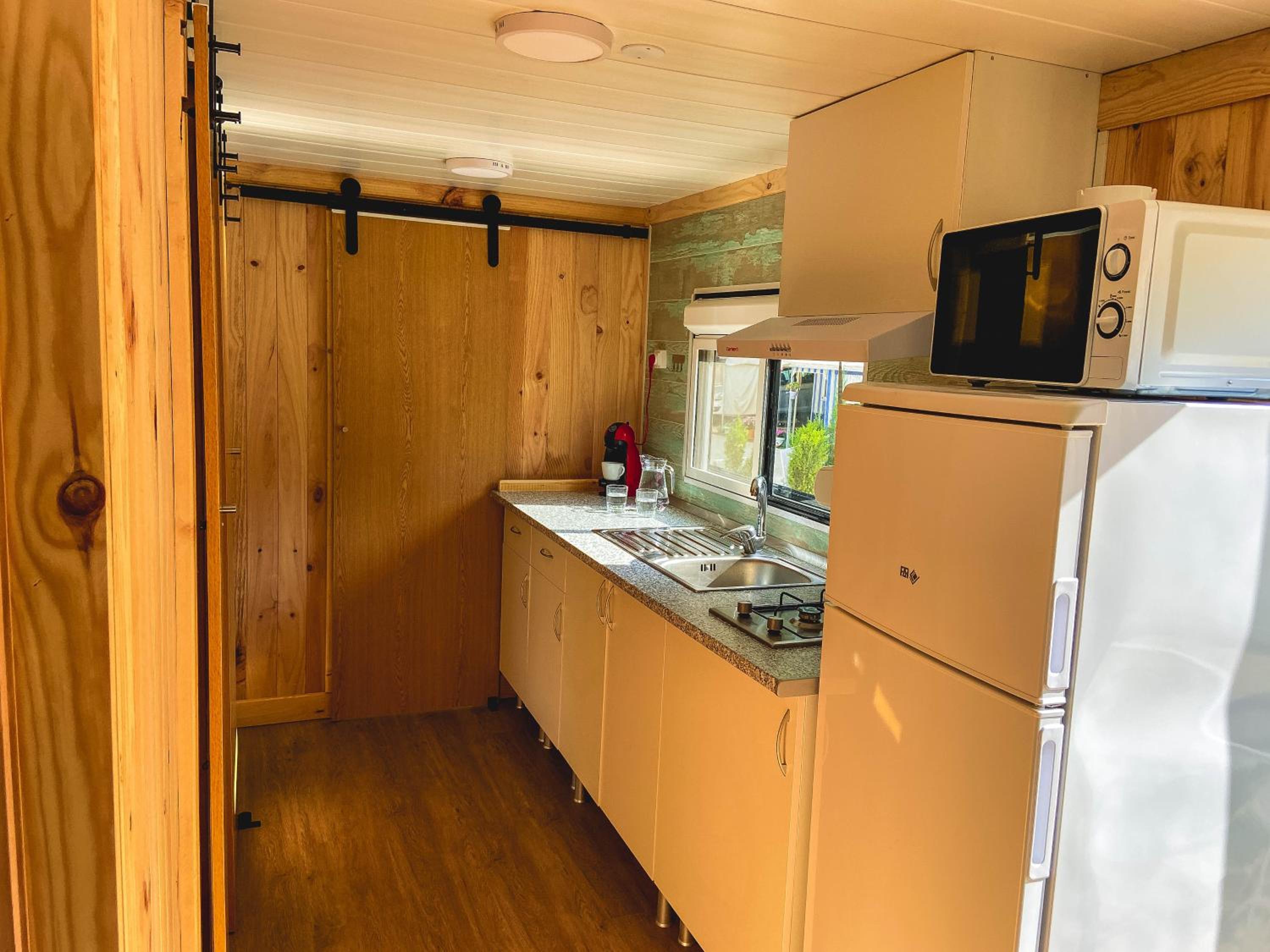 Mobile Home photo 2
