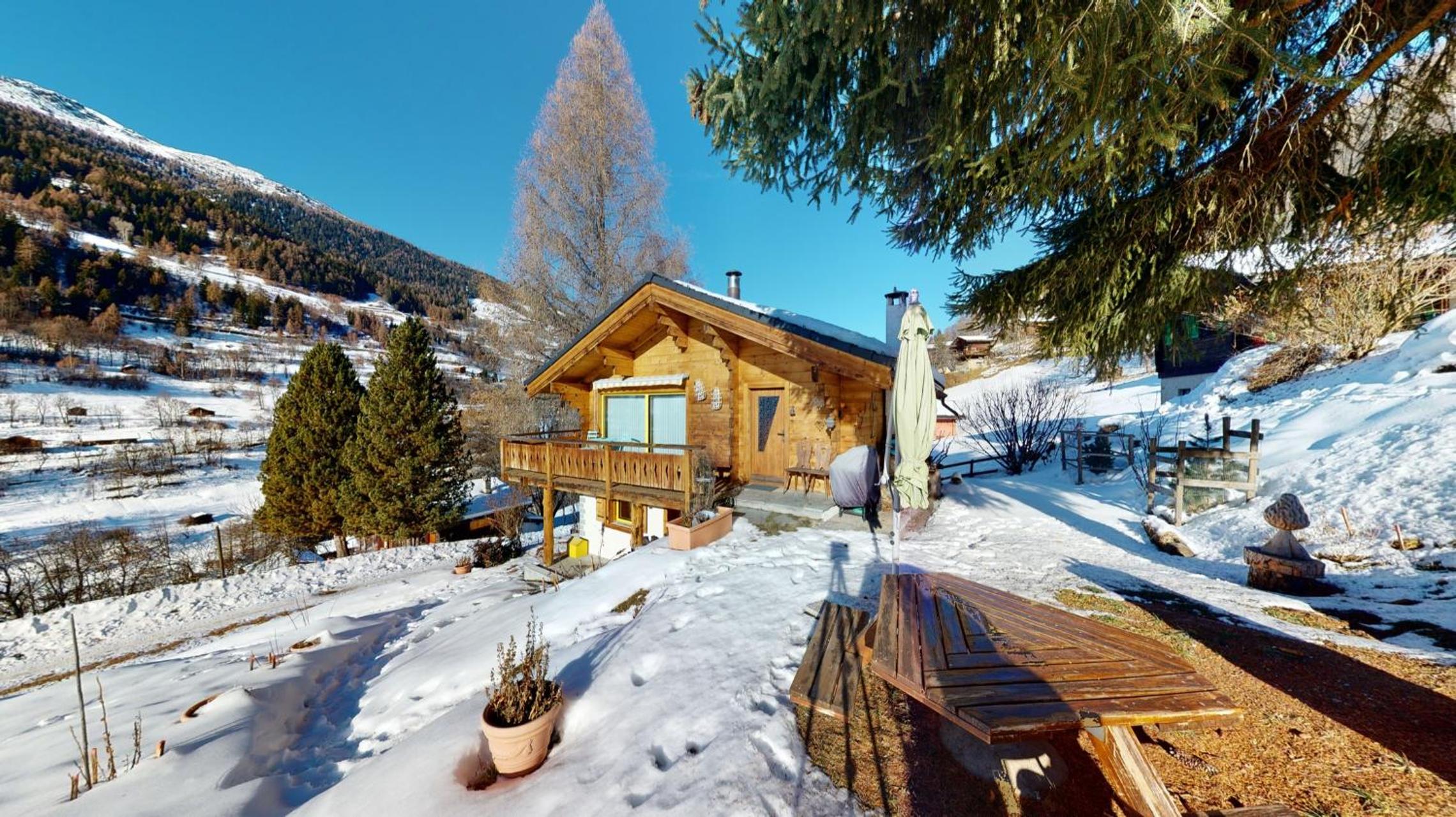 Three-Bedroom Chalet photo 2