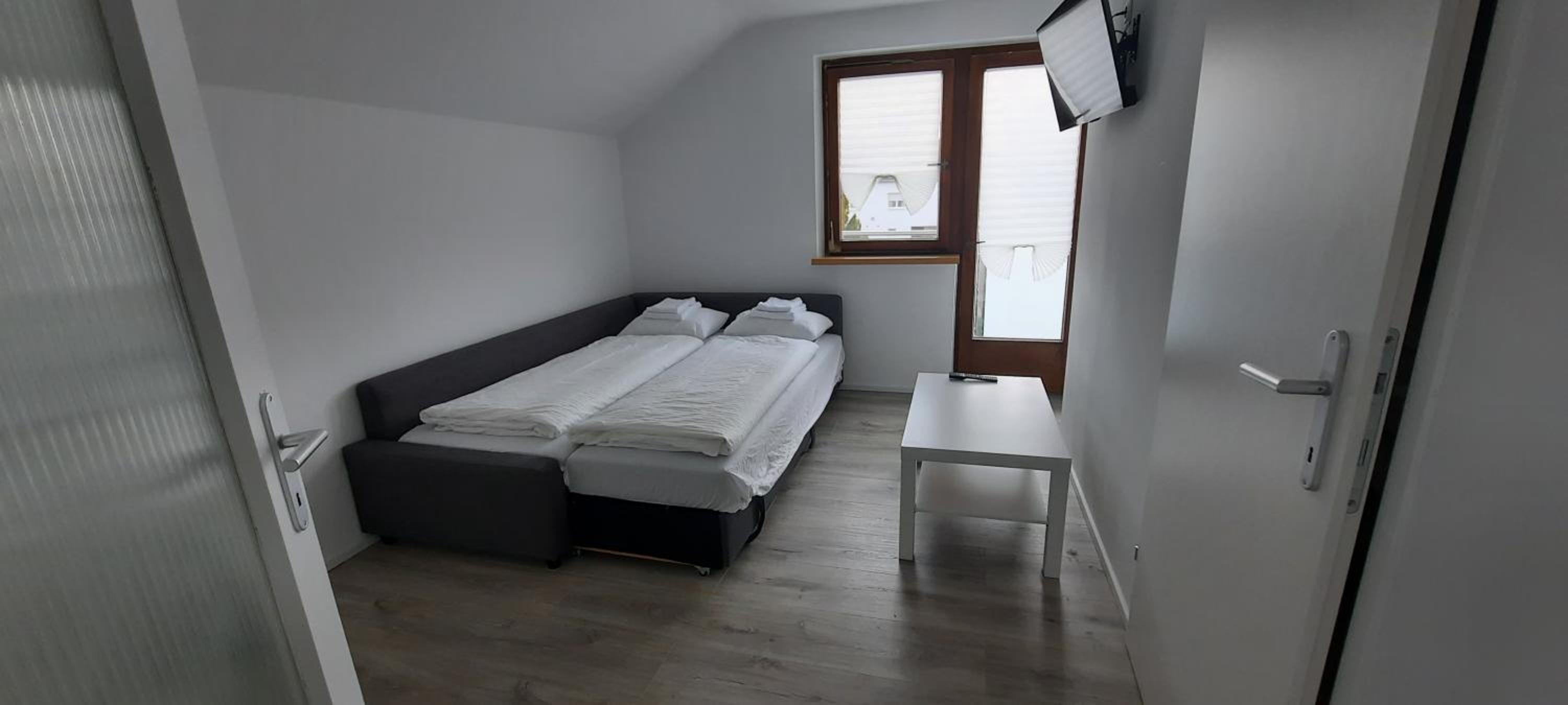 One-Bedroom Apartment photo 3
