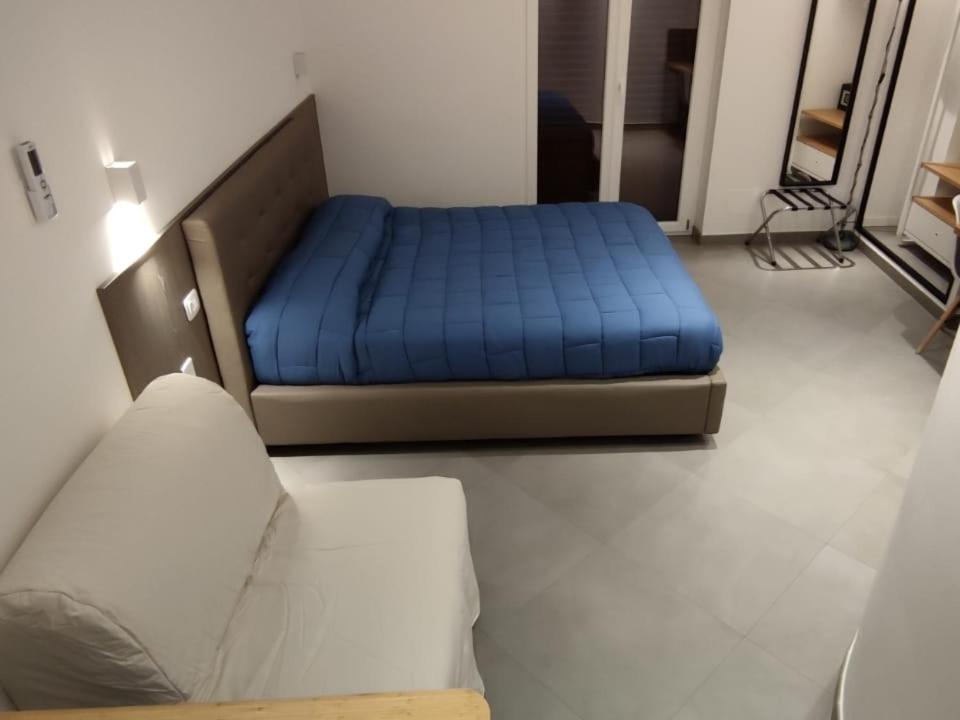 Triple Room with Balcony - Photo 19