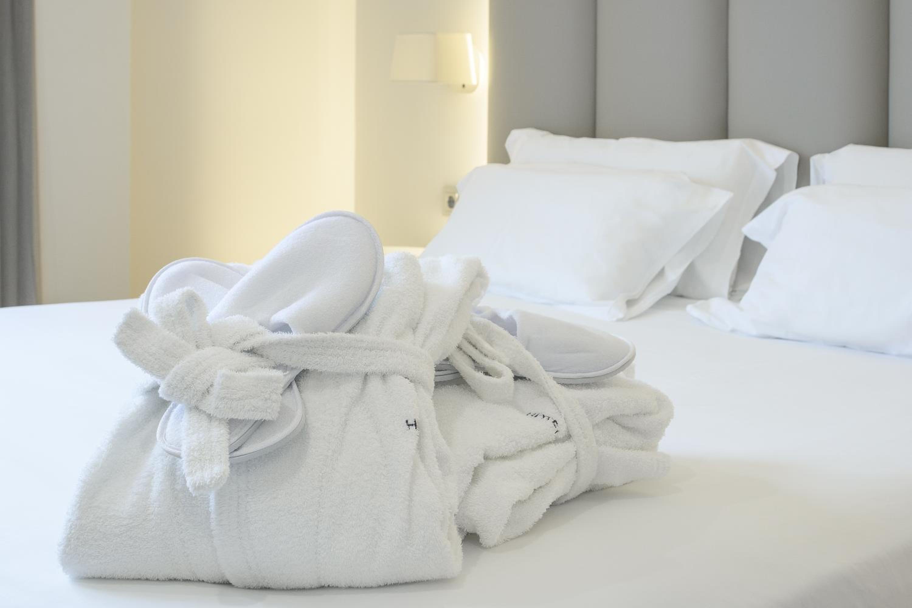 Superior Double or Twin Room - Photo 6