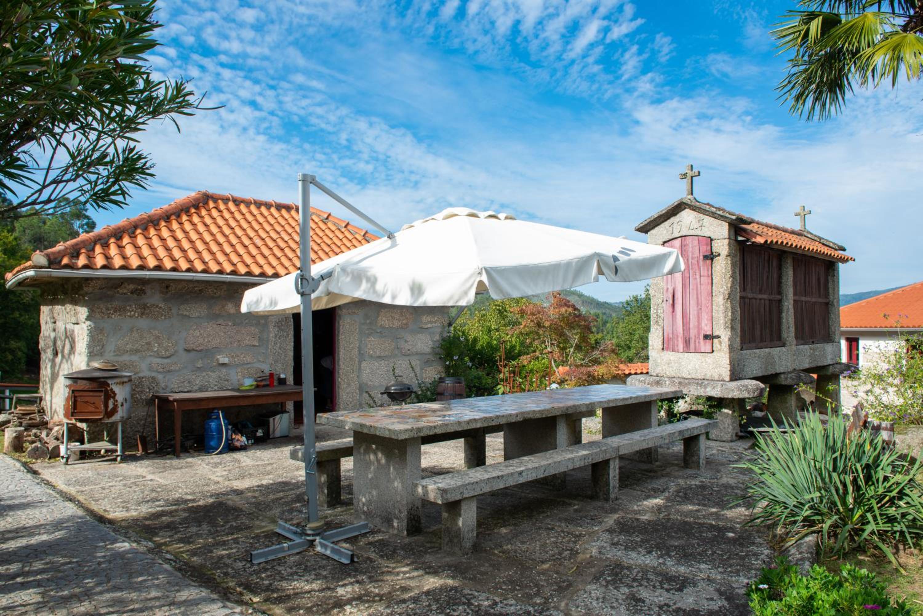 Double Room with Patio - Photo 10