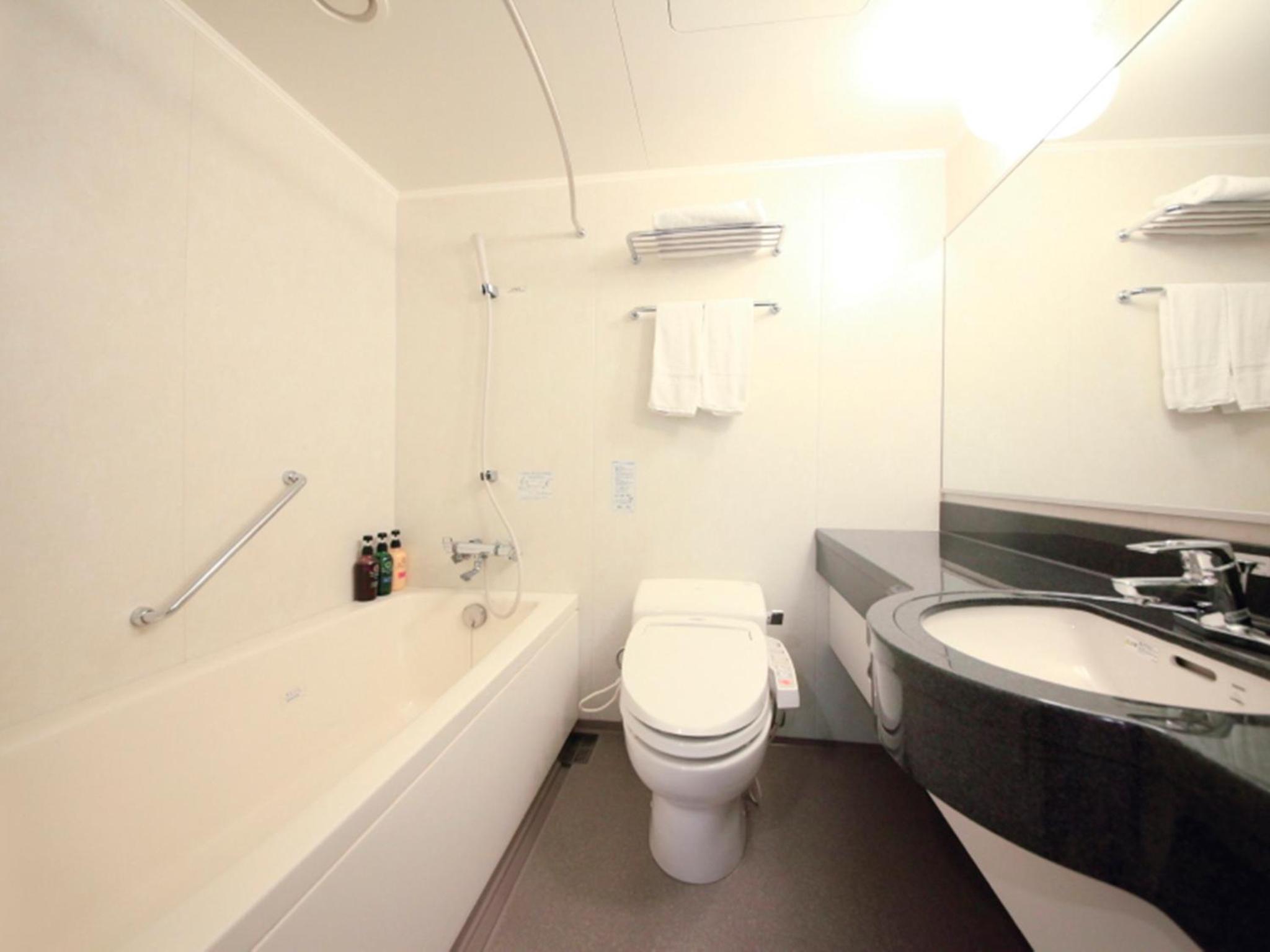 Twin Room - Non-Smoking - Photo 2