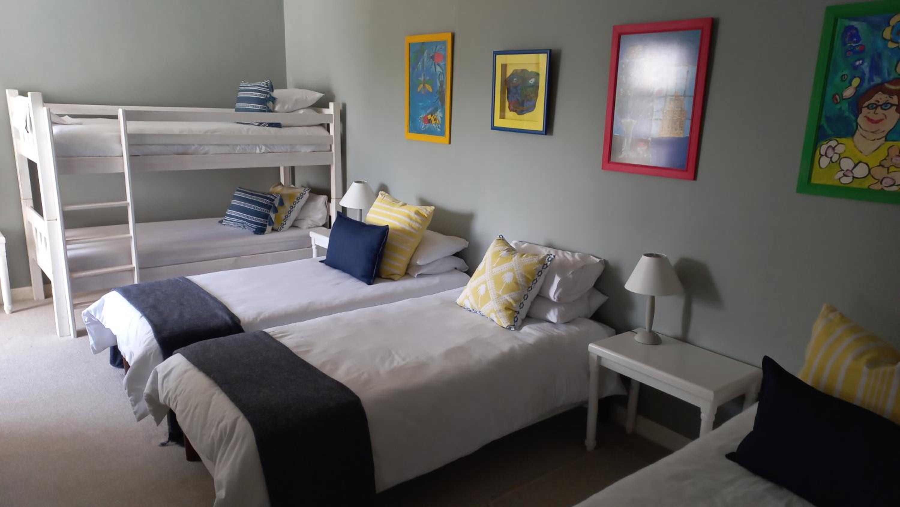 Five-Bedroom Holiday Home - Photo 23