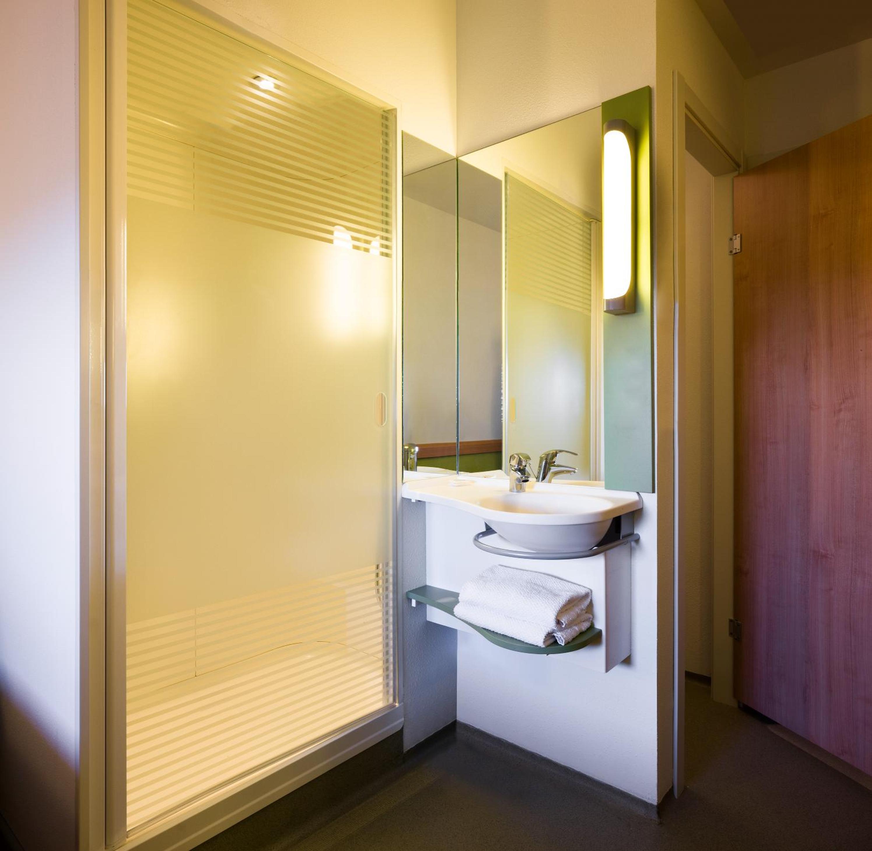 Double Room with Bunk Bed - Photo 4