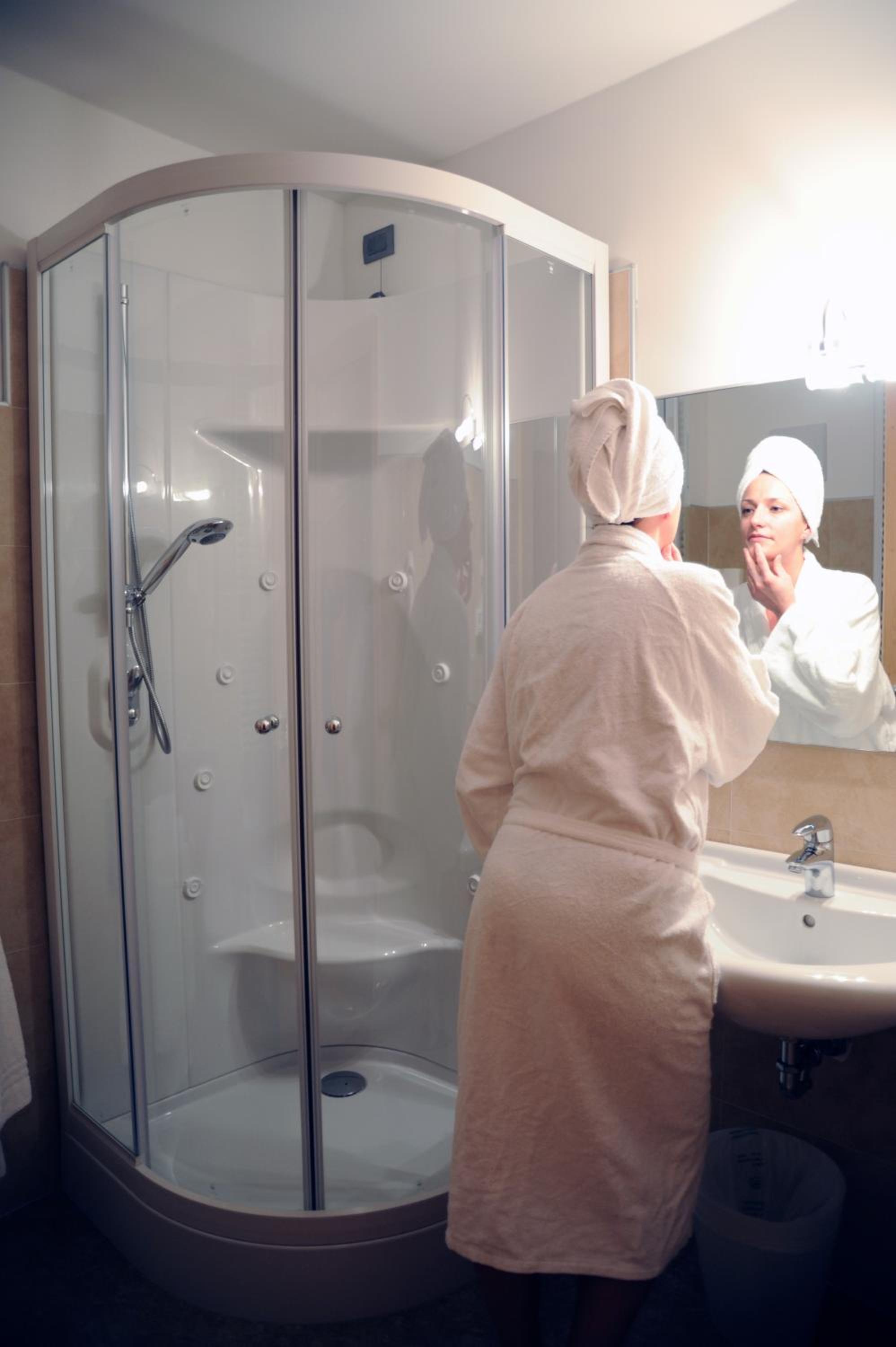 Double or Twin Room with Spa Access - Photo 2