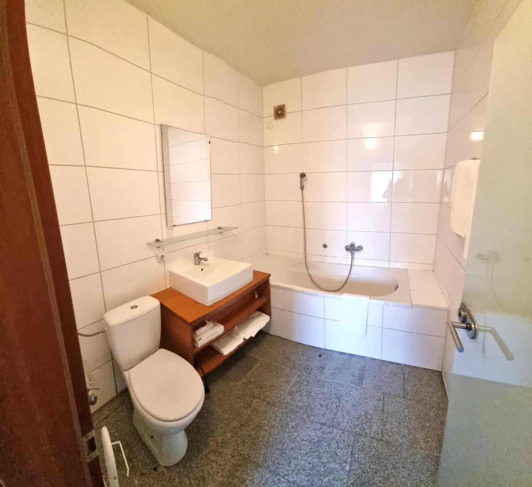 Budget Double Room photo 3