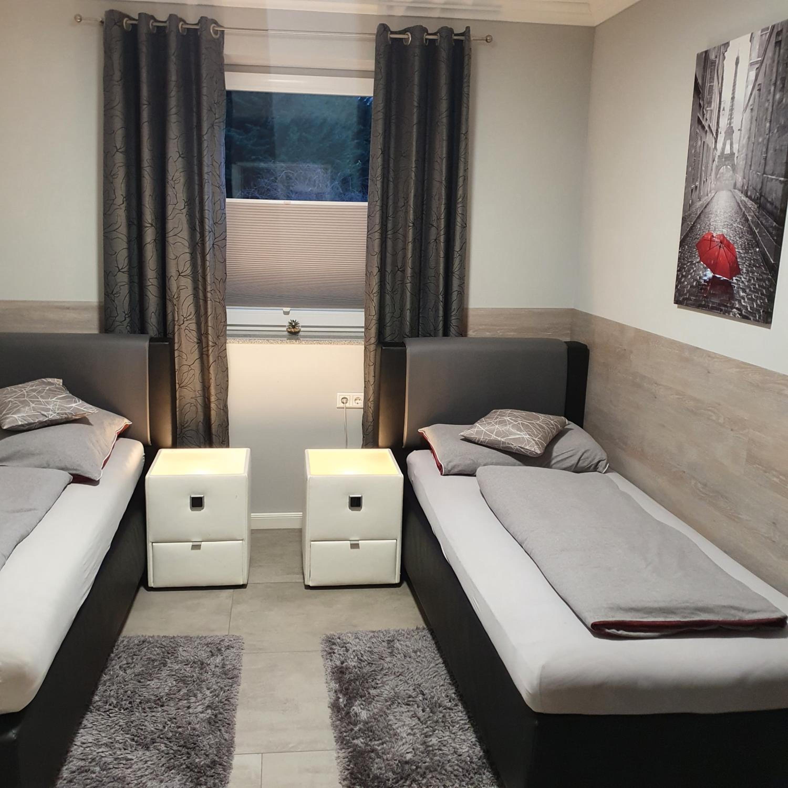 Twin Room with Shared Bathroom photo 1