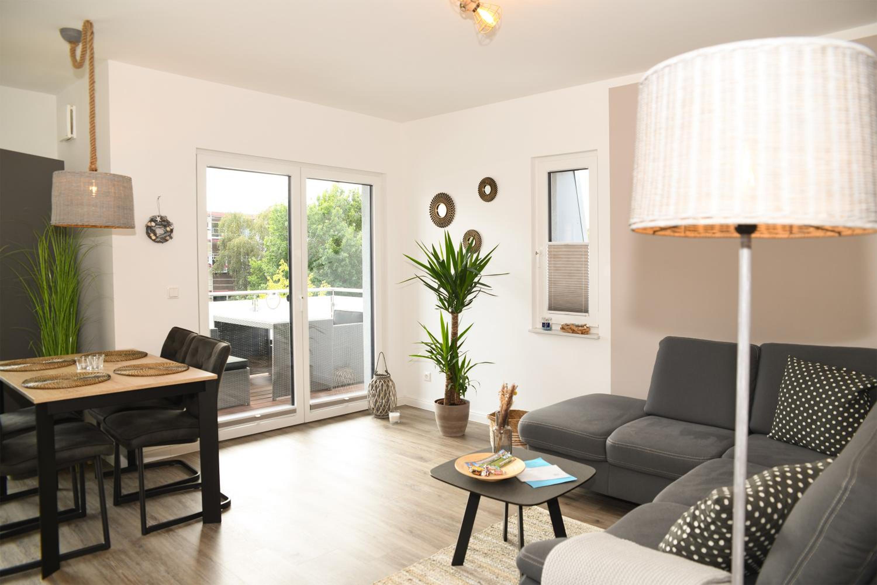 One-Bedroom Apartment photo 1
