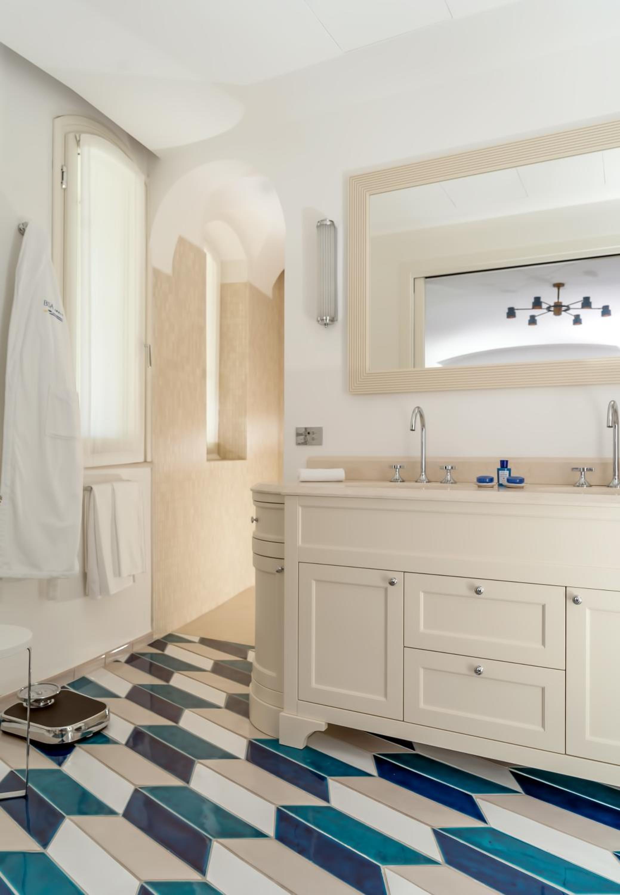Suite with Private Pool - Photo 6