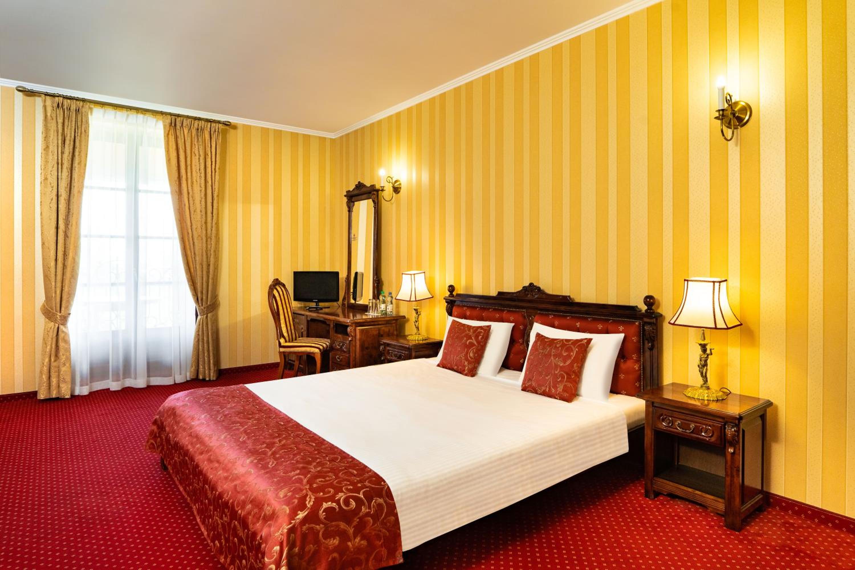 Double or Twin Room - Photo 3