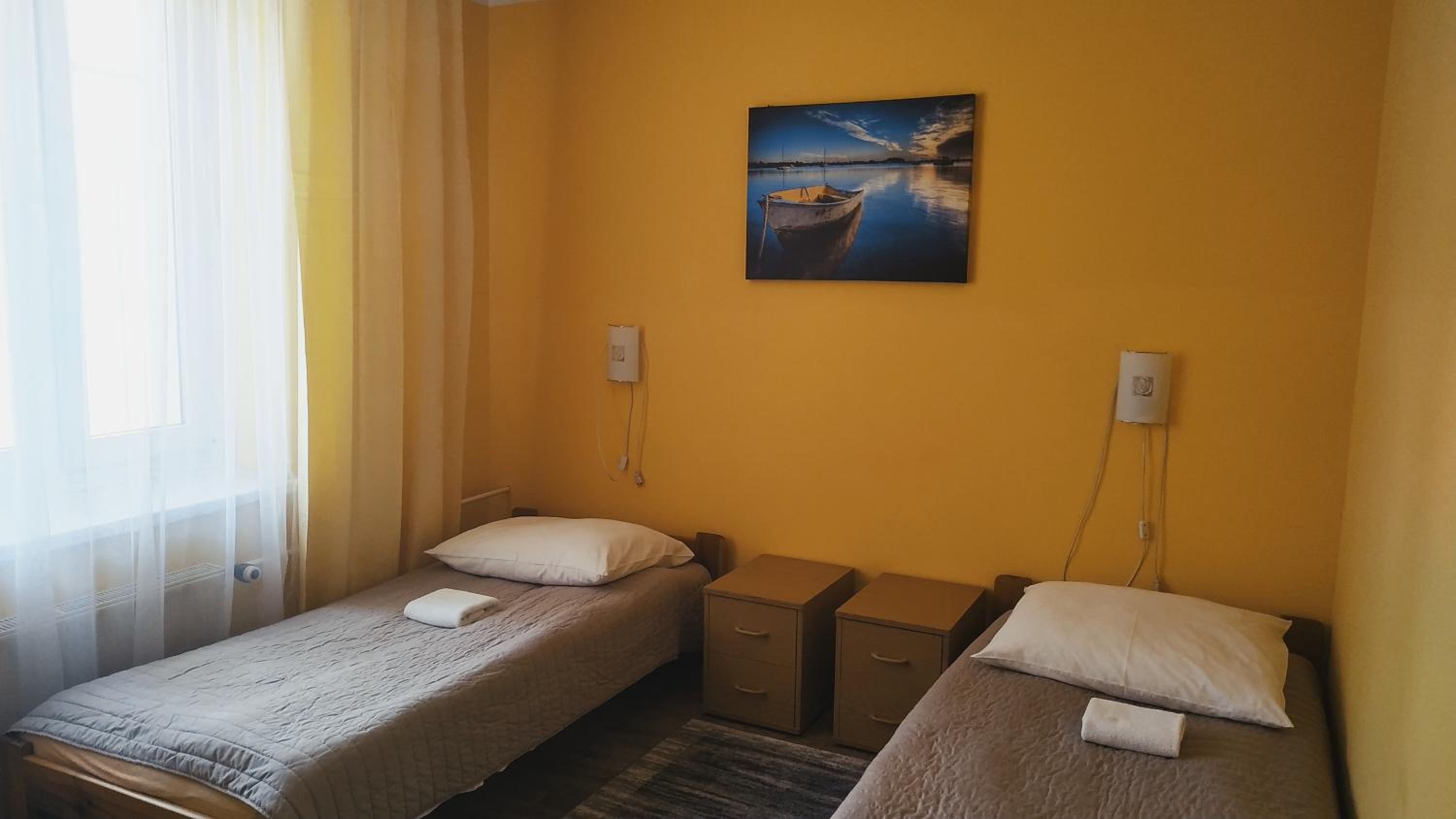 Standard Twin Room - Photo 2