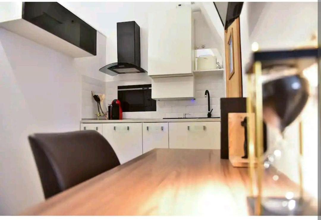 One-Bedroom Apartment - Photo 2