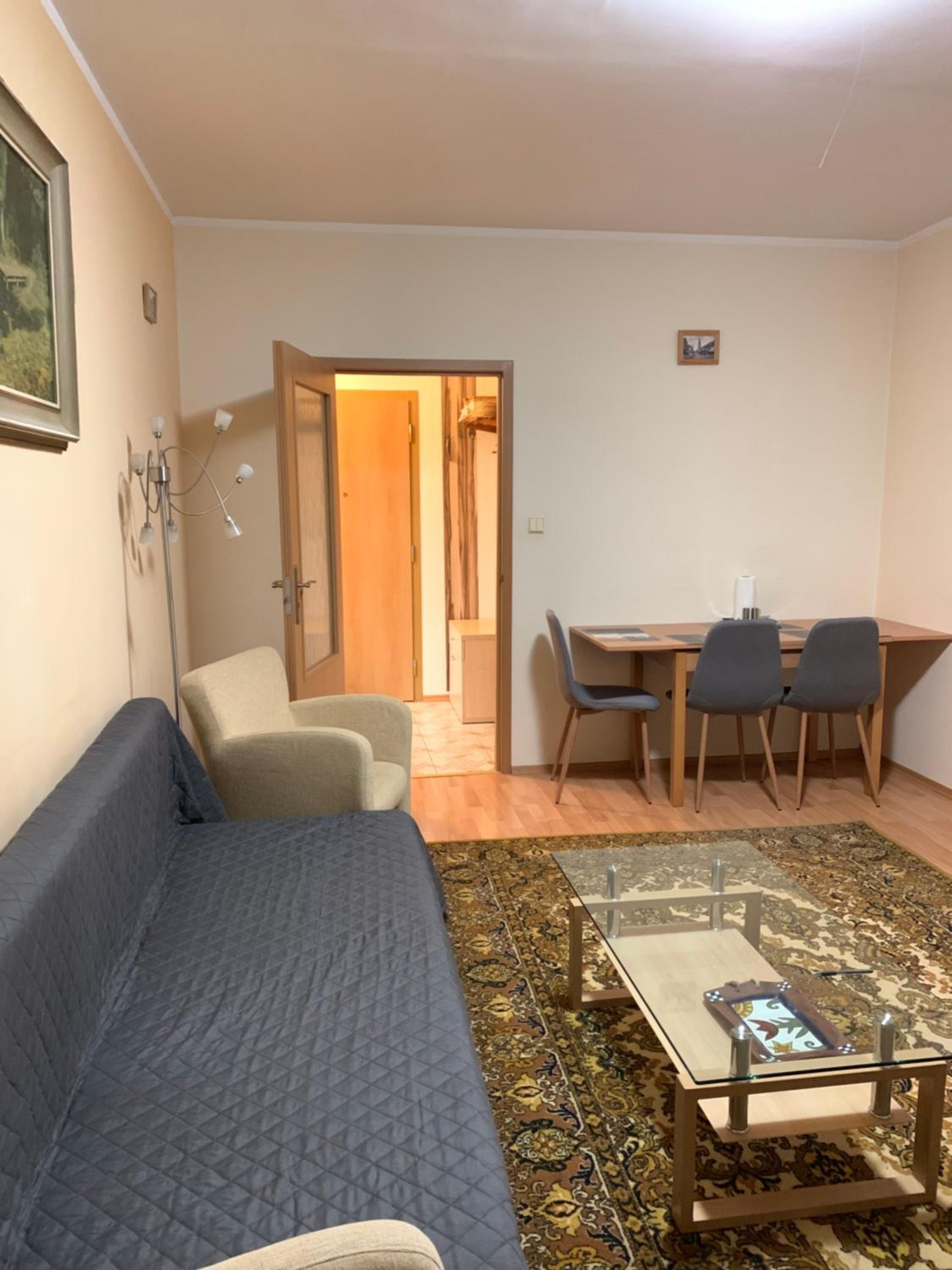 One-Bedroom Apartment photo 1