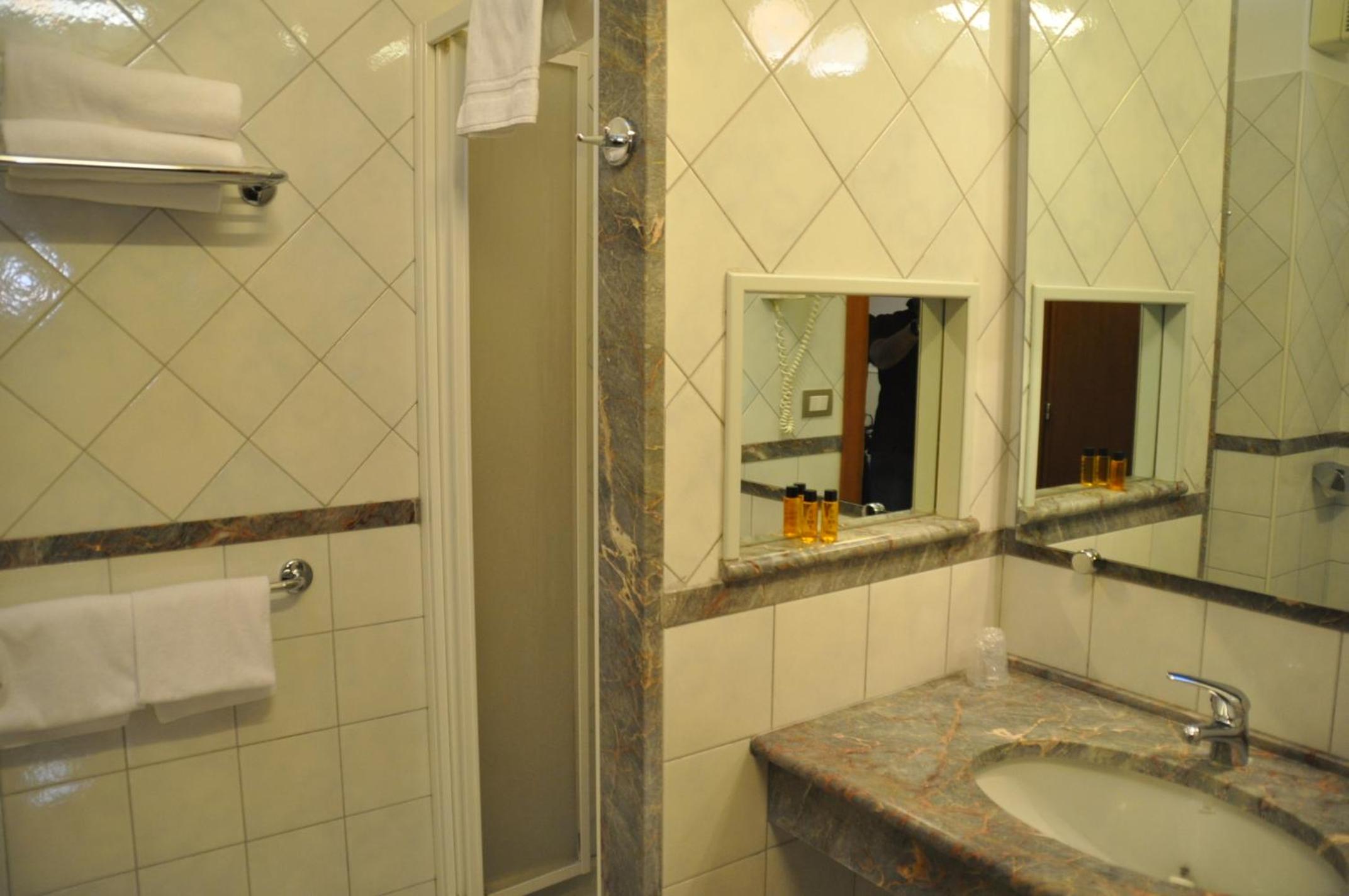 Double or Twin Room photo 2