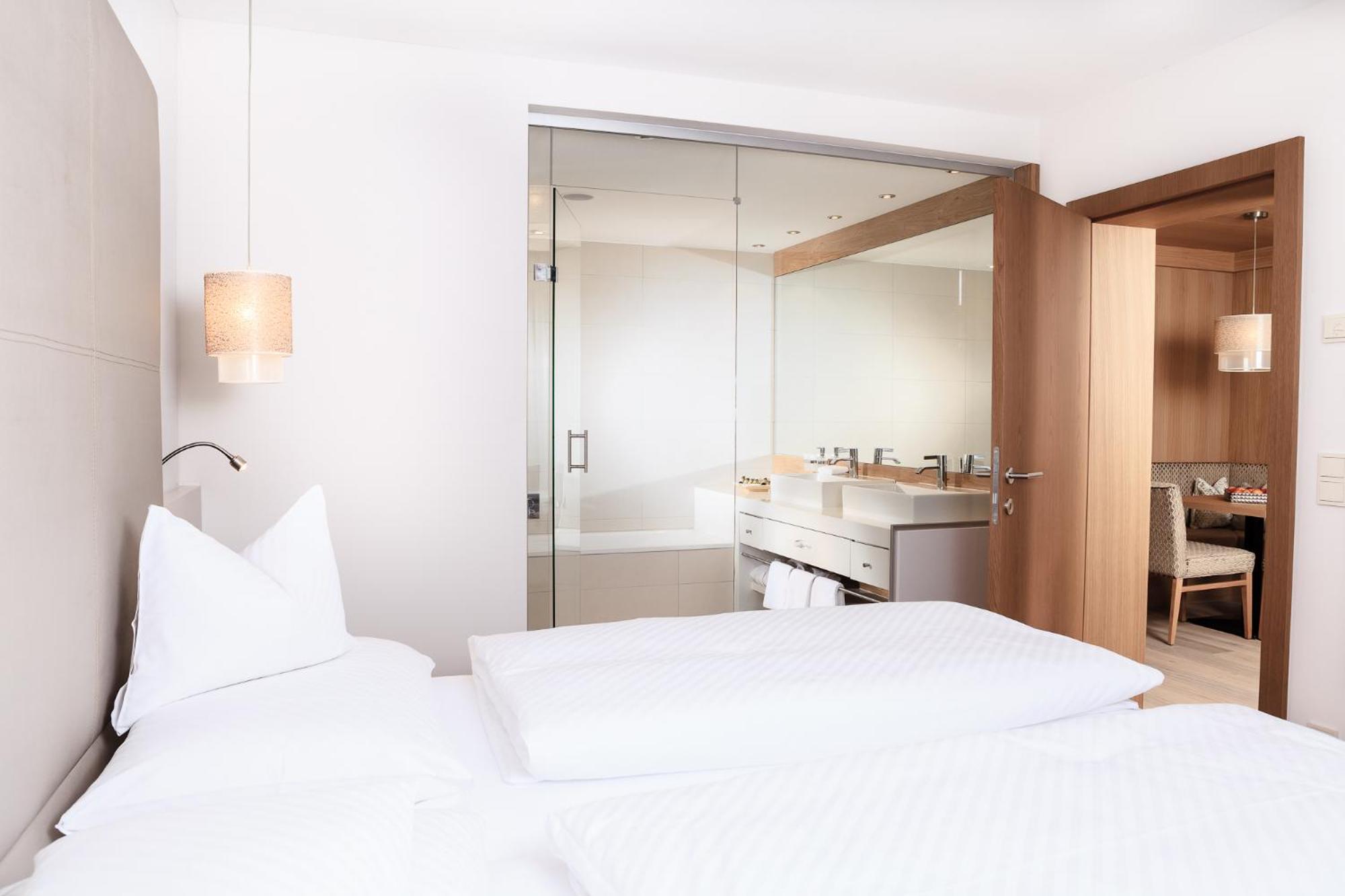 Suite with Balcony photo 3