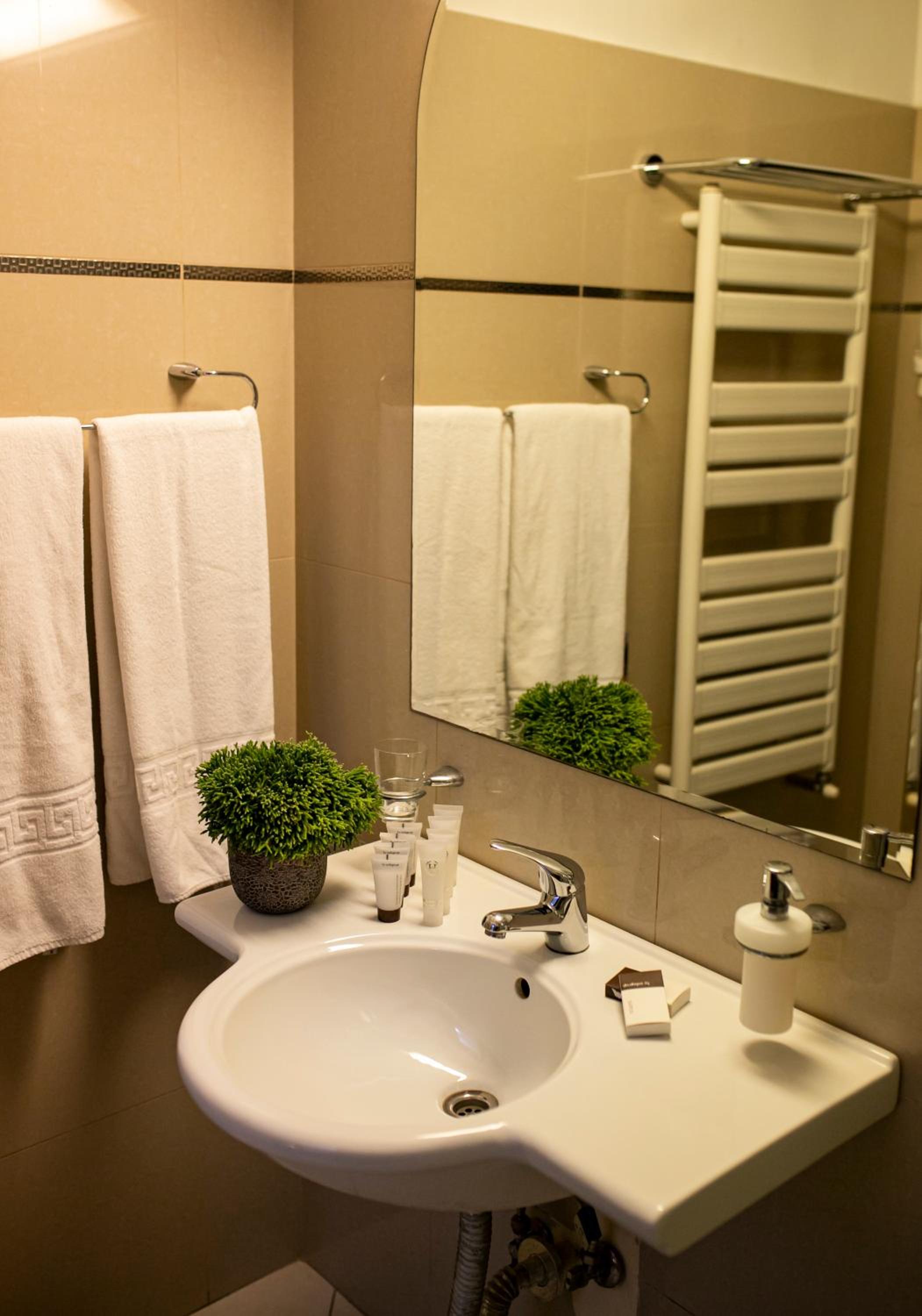Double Or Twin Room photo 3