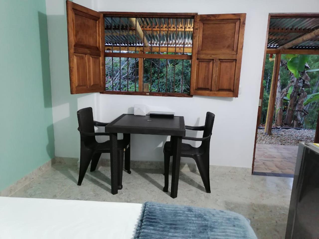 Queen Room with Two Queen Beds photo 3