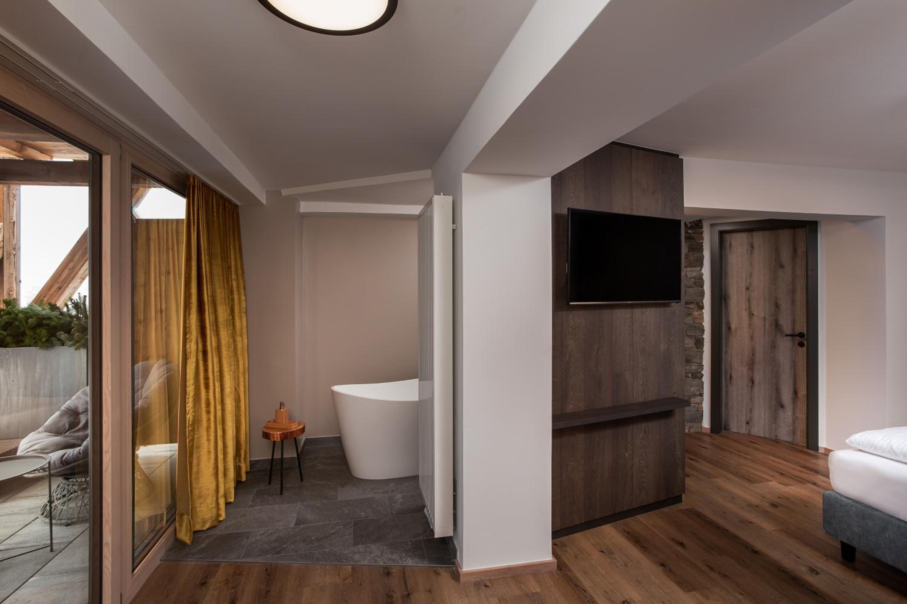 Junior Suite with Terrace - Photo 2