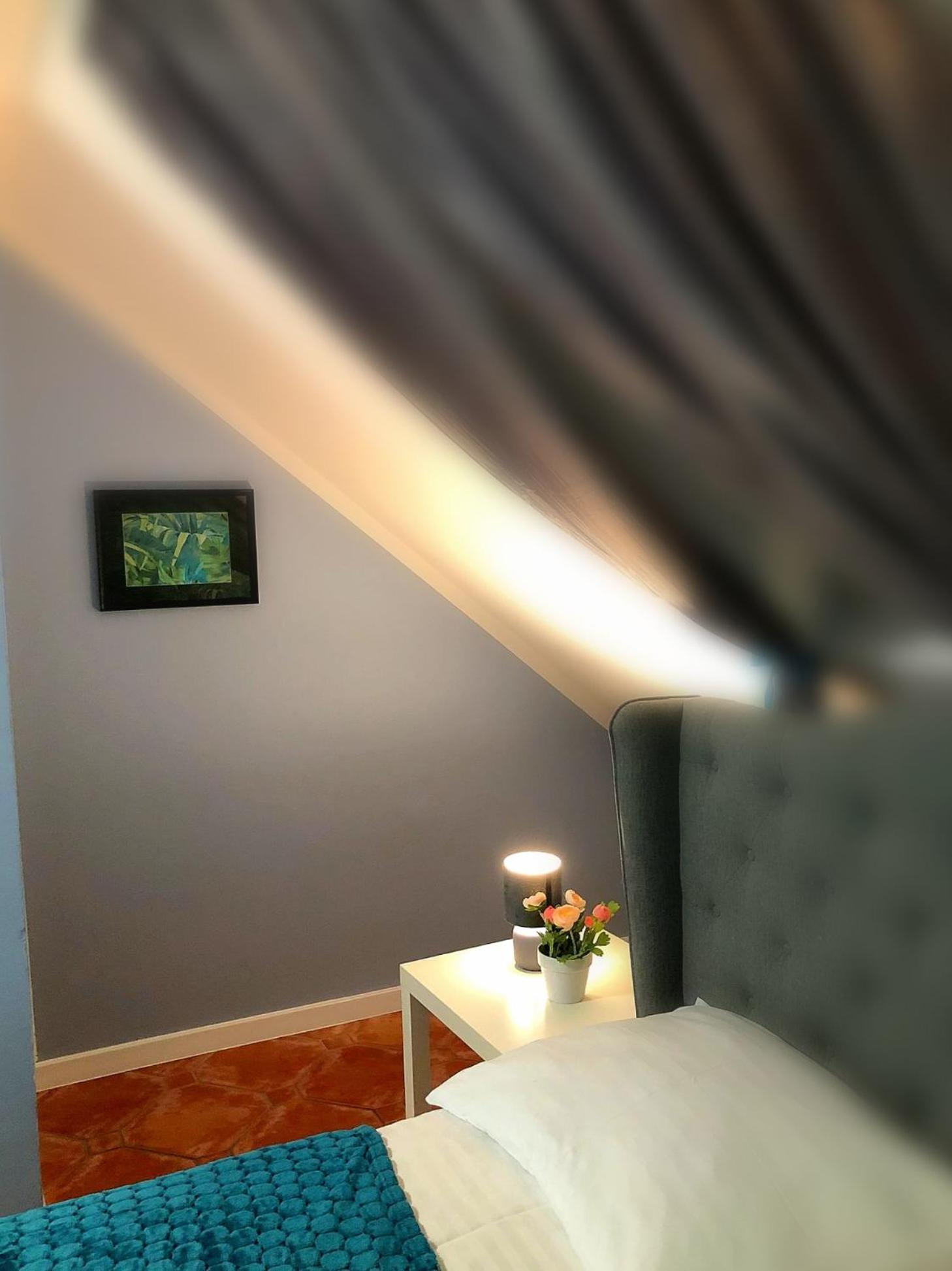 Apartment with Balcony - Photo 5