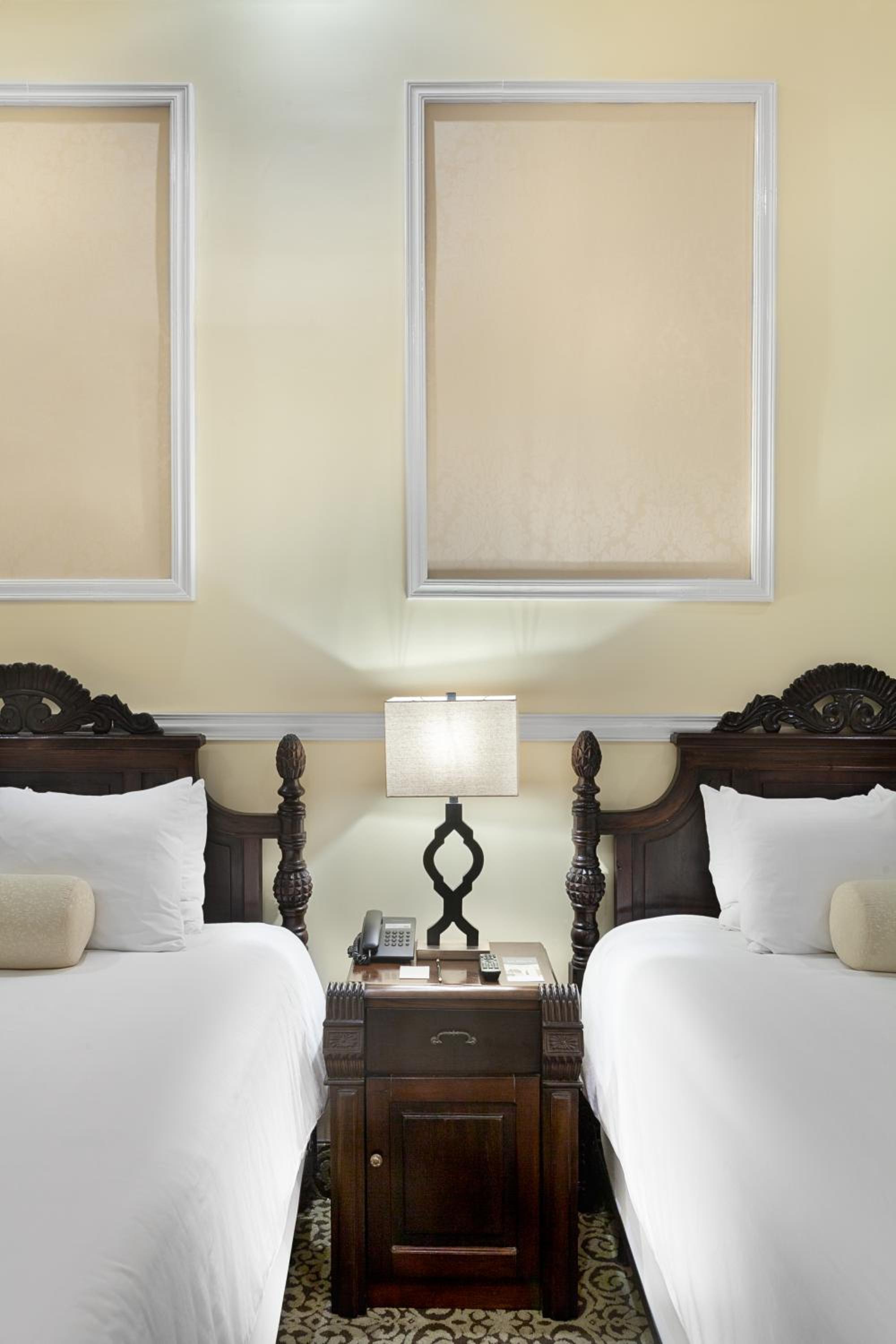 Verso - Historic Double Queen windowless