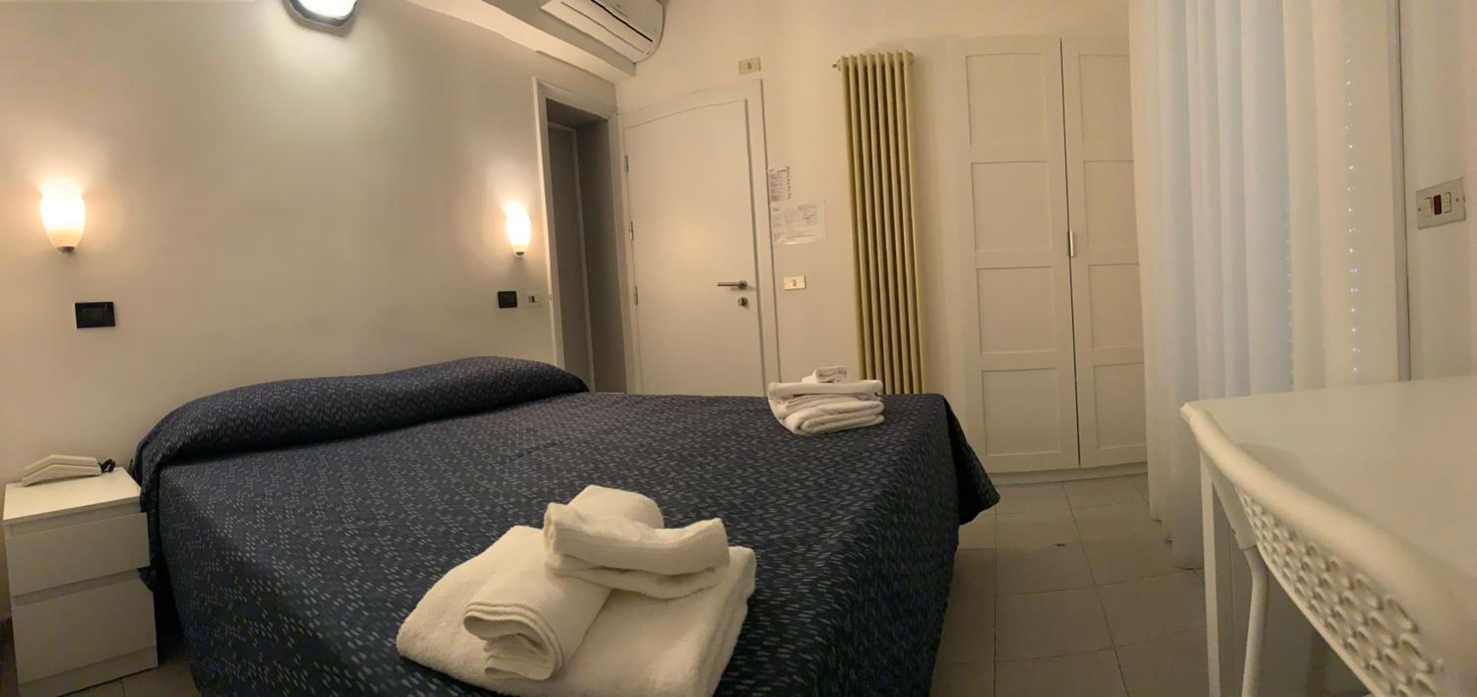 Double or Twin Room with Balcony - Photo 37