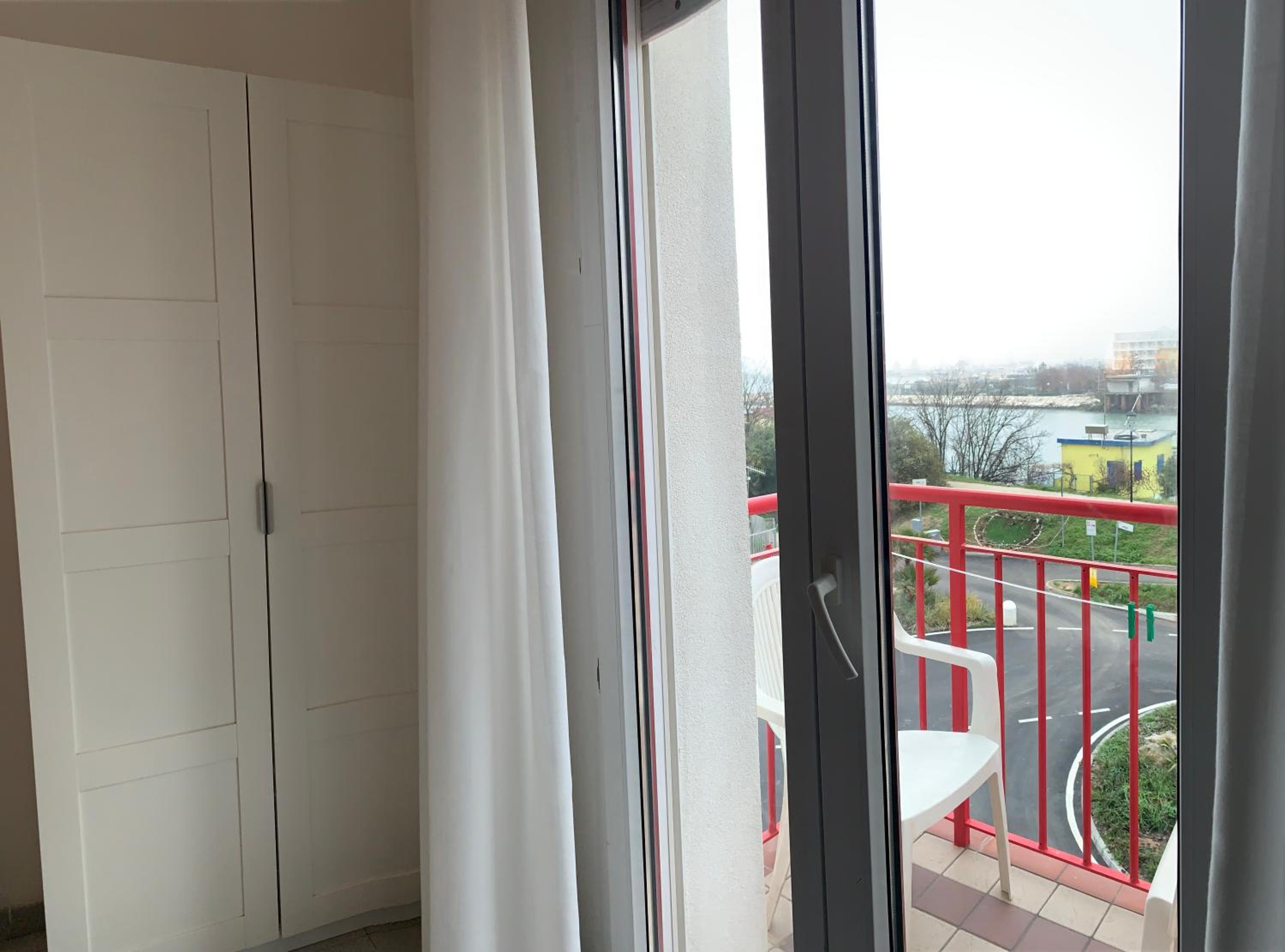 Double or Twin Room with Balcony - Photo 27