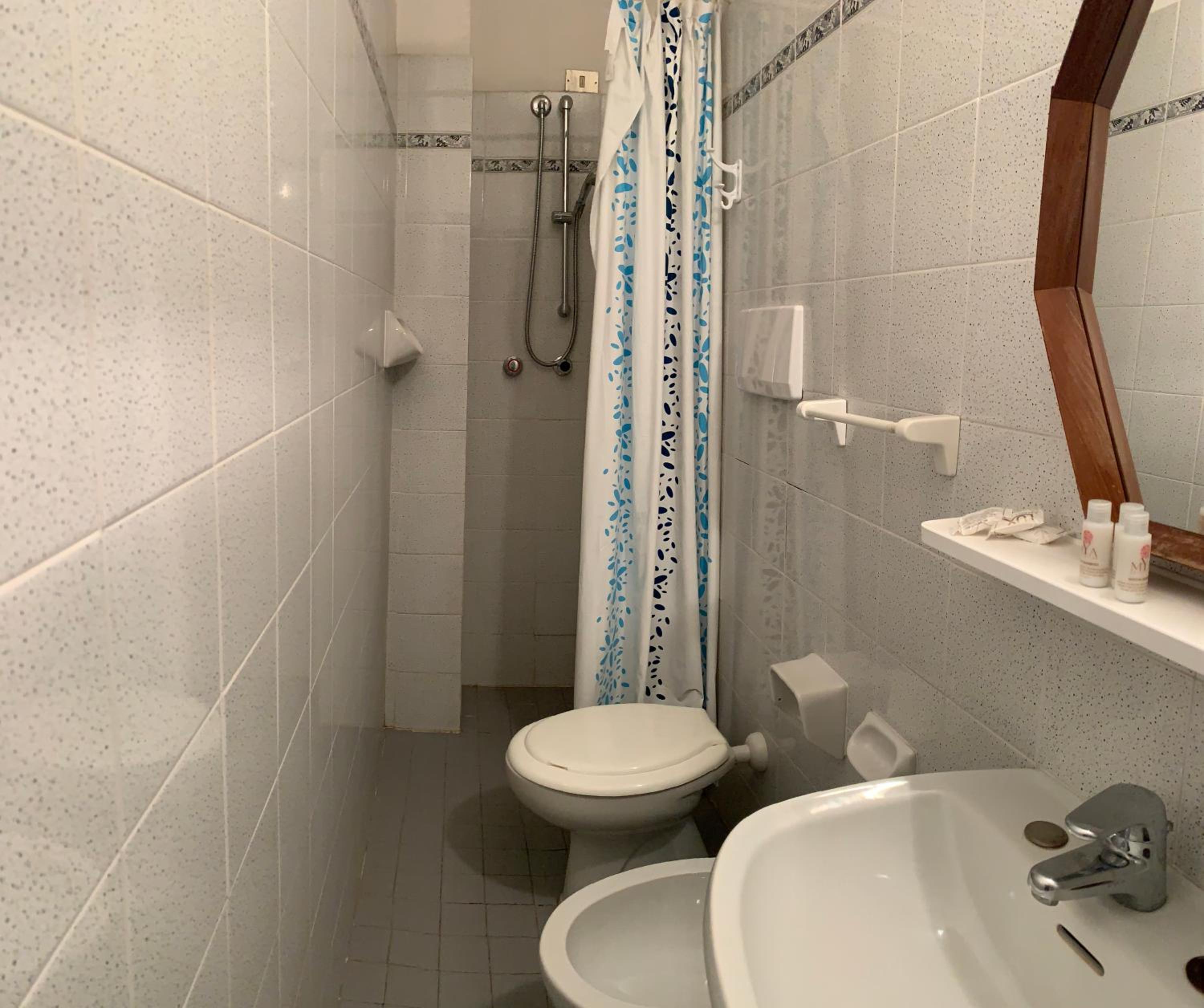 Double or Twin Room with Balcony - Photo 29