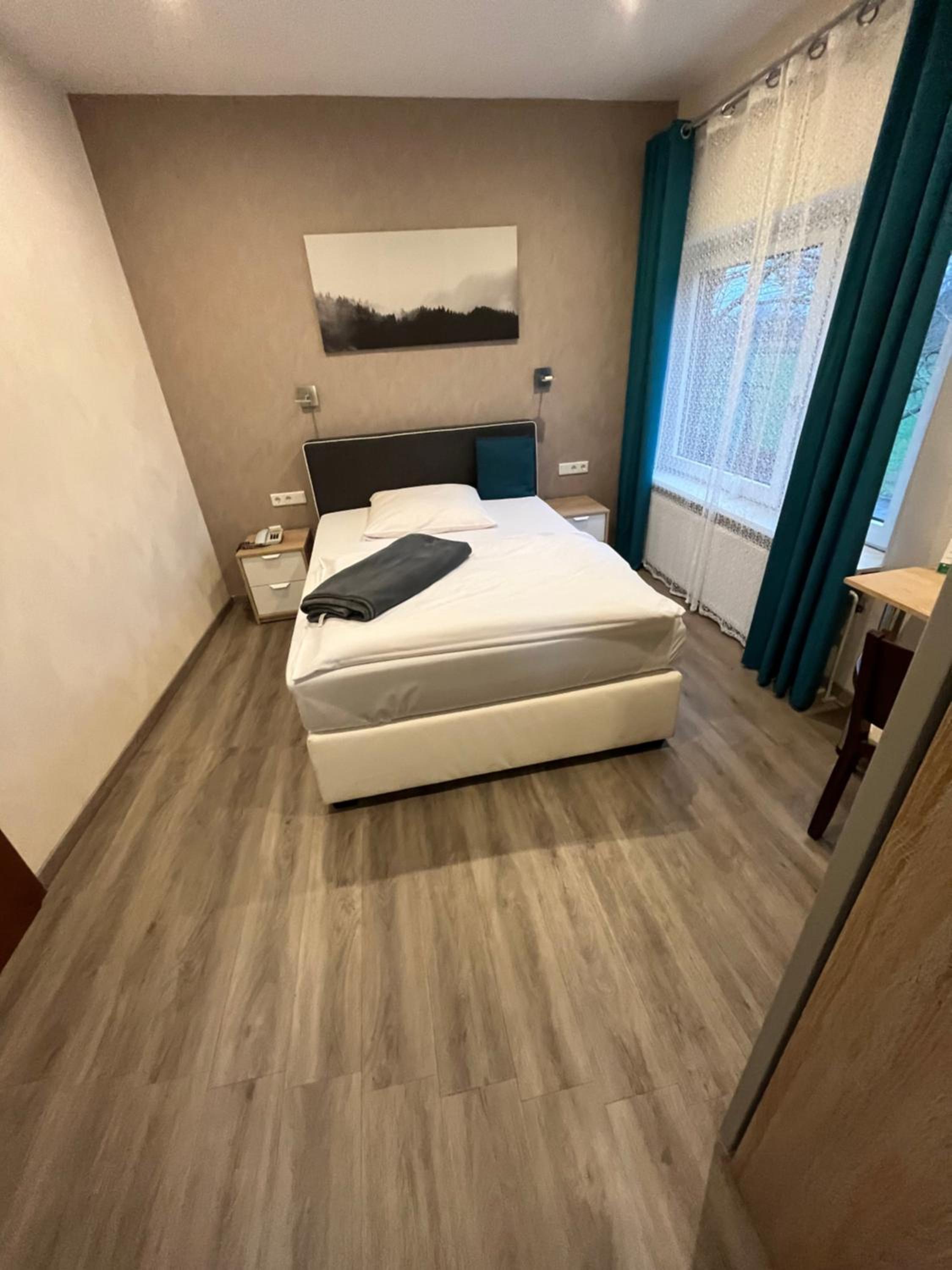 Single Room photo 3