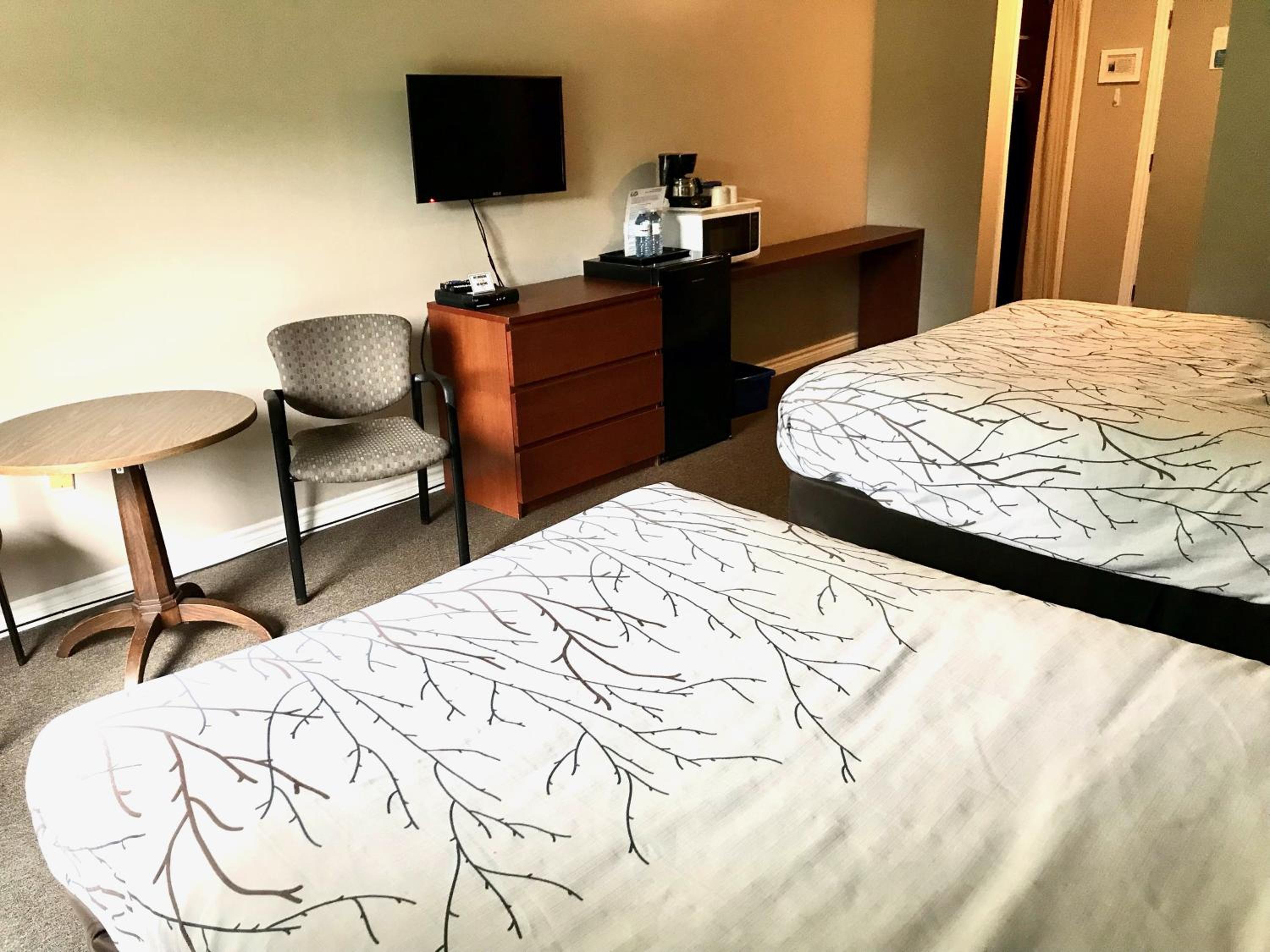 Deluxe Double Room with Extra Bed photo 3