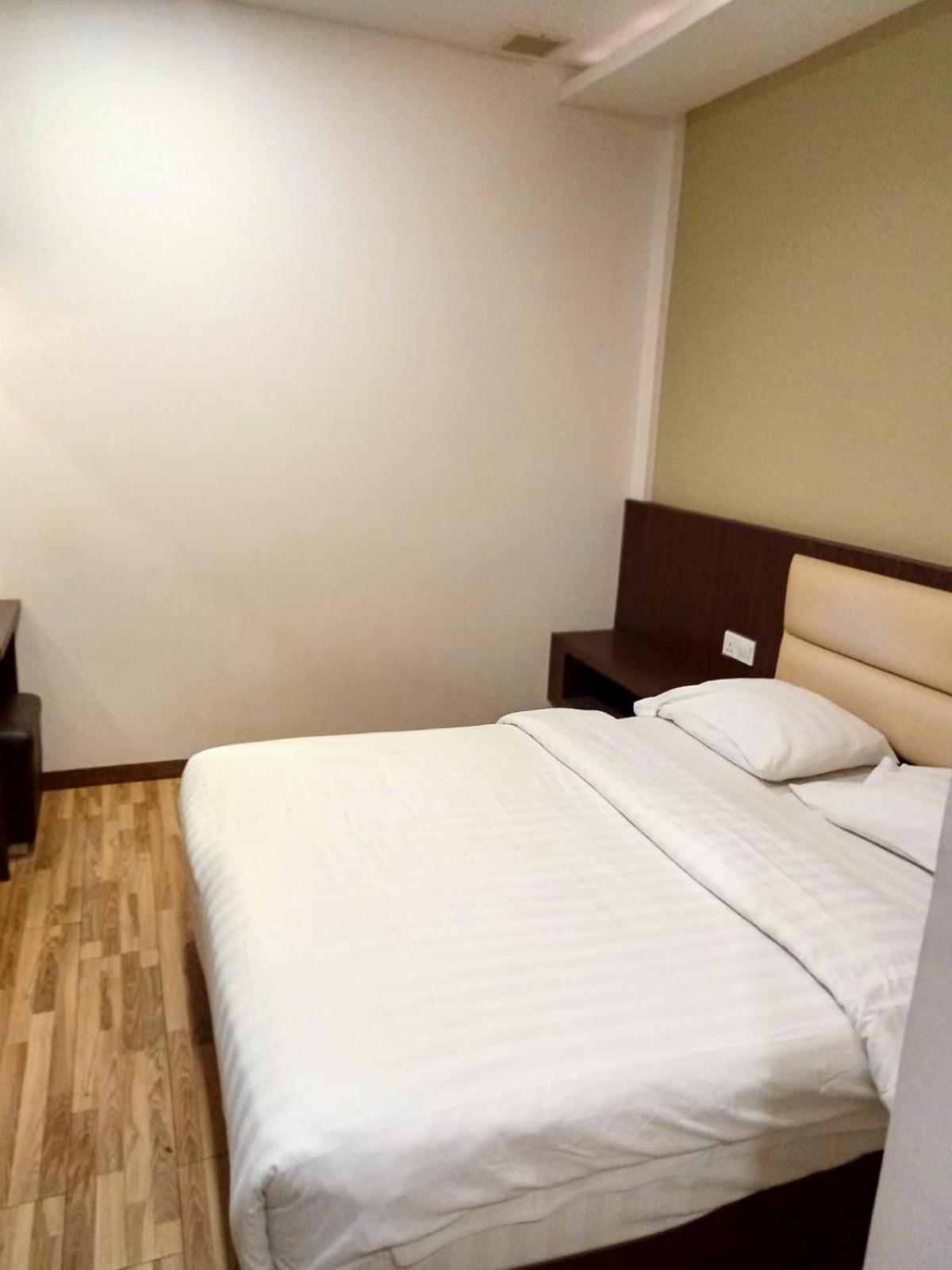 Deluxe Double Room photo 3