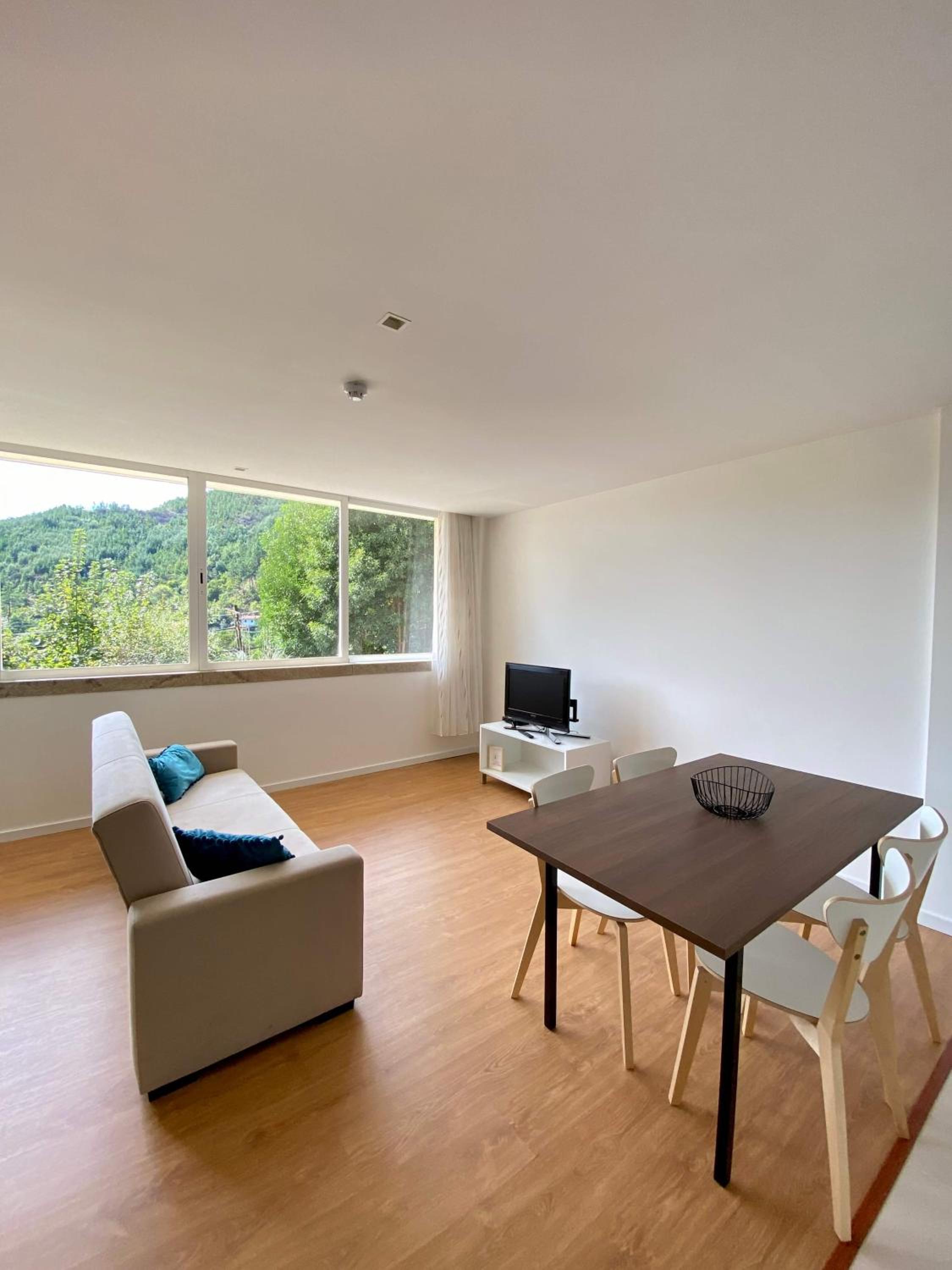 One-Bedroom Apartment photo 1