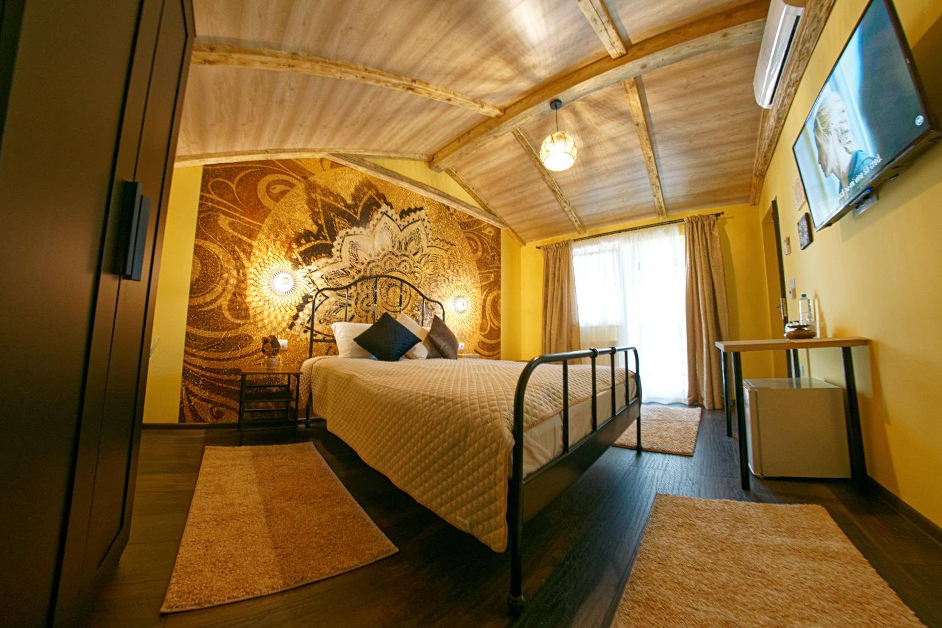 Double Room with Private Bathroom - Photo 1