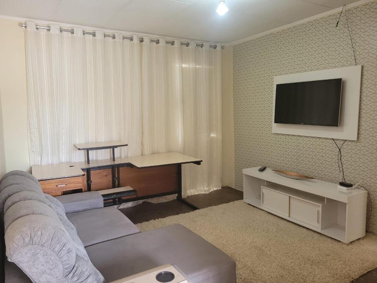 Three-Bedroom House photo 3
