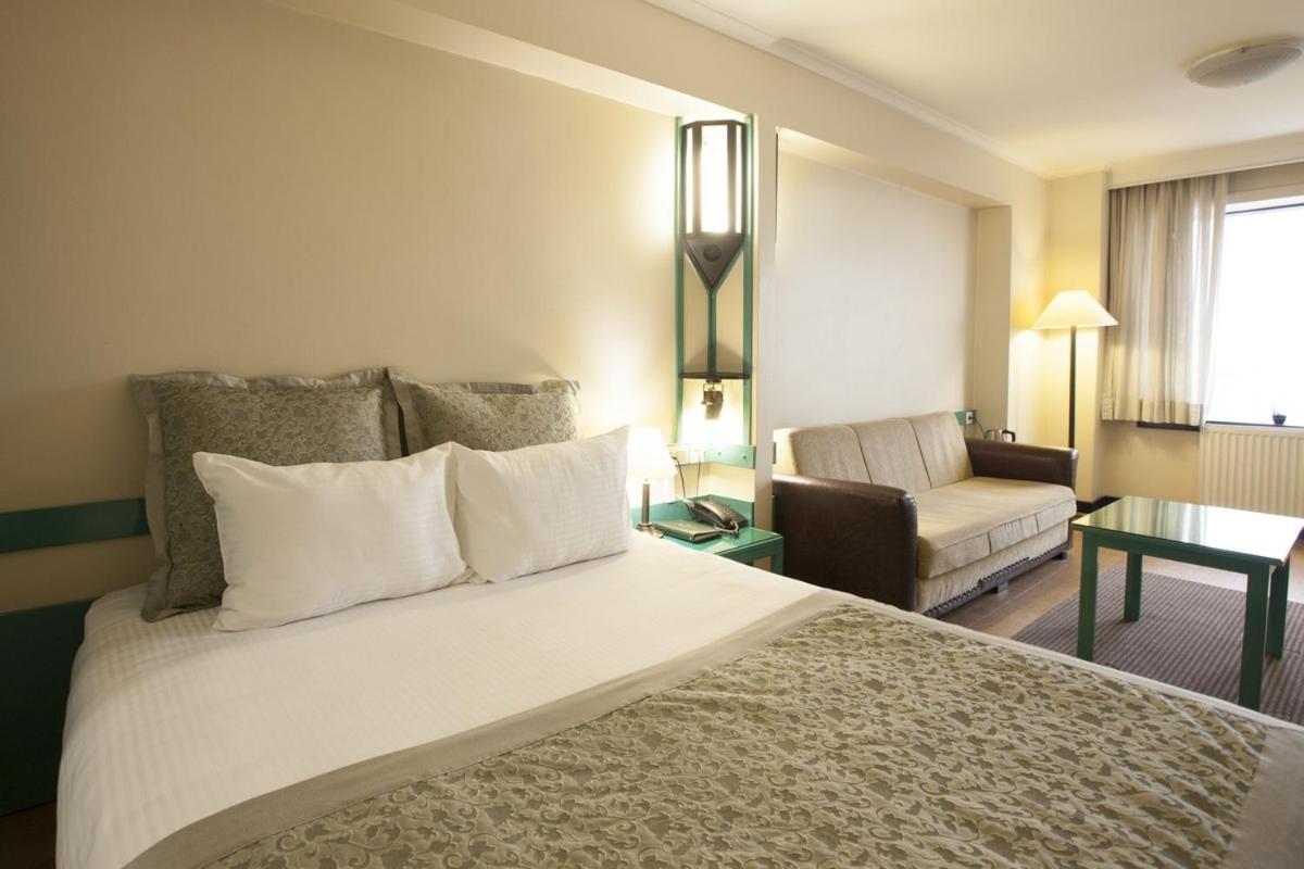 Standard Double or Twin Room photo 3