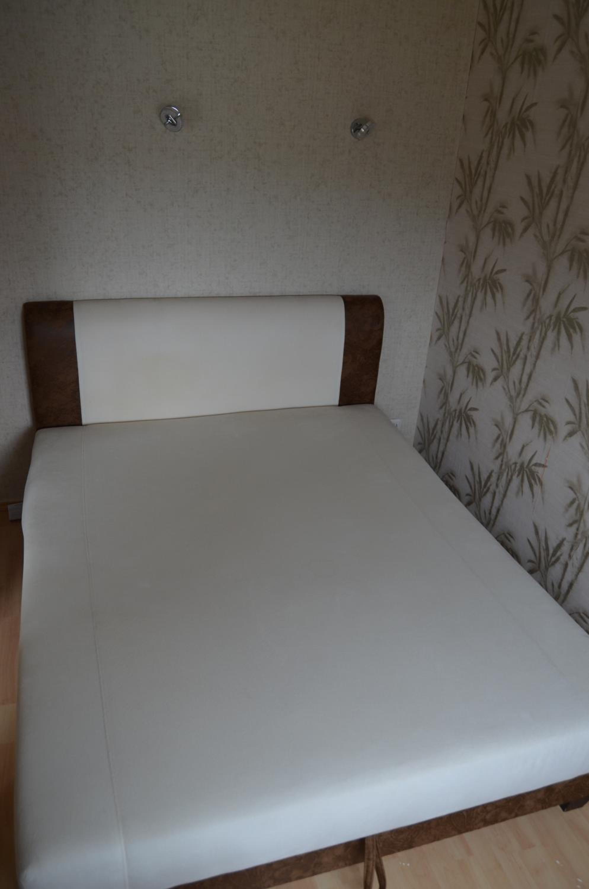 One-Bedroom Apartment - Photo 4