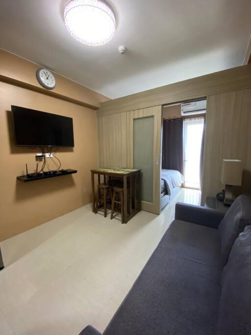 One-Bedroom Apartment - Photo 1