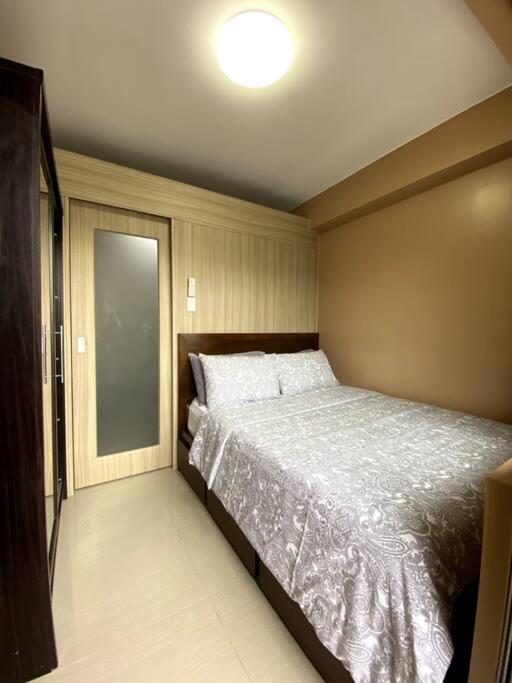 One-Bedroom Apartment - Photo 11