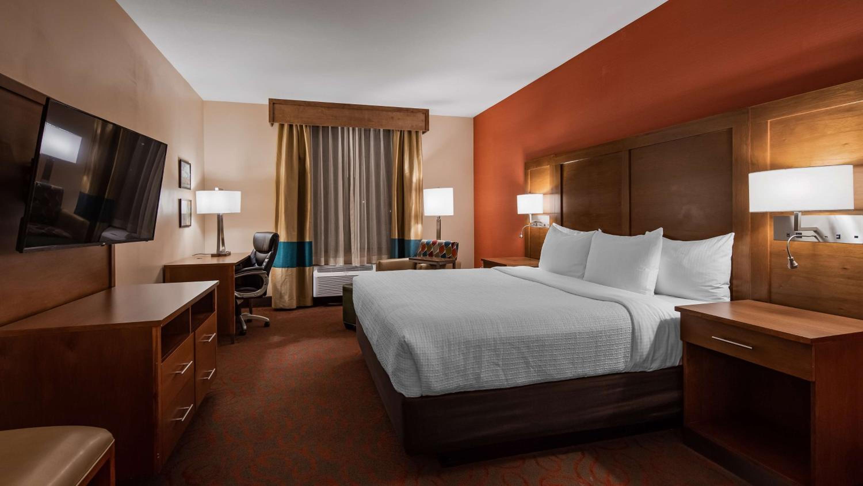 King Room - Non-Smoking - Photo 2