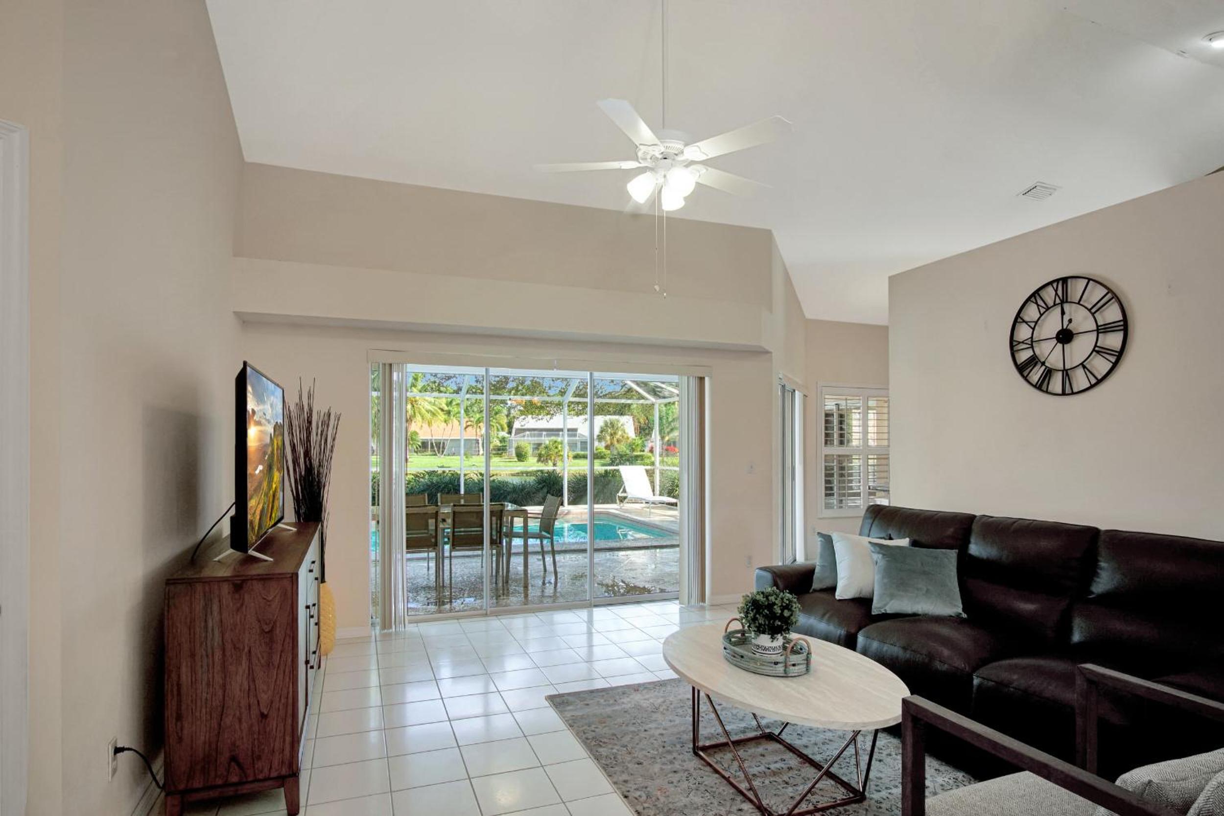 Three-Bedroom Villa photo 1