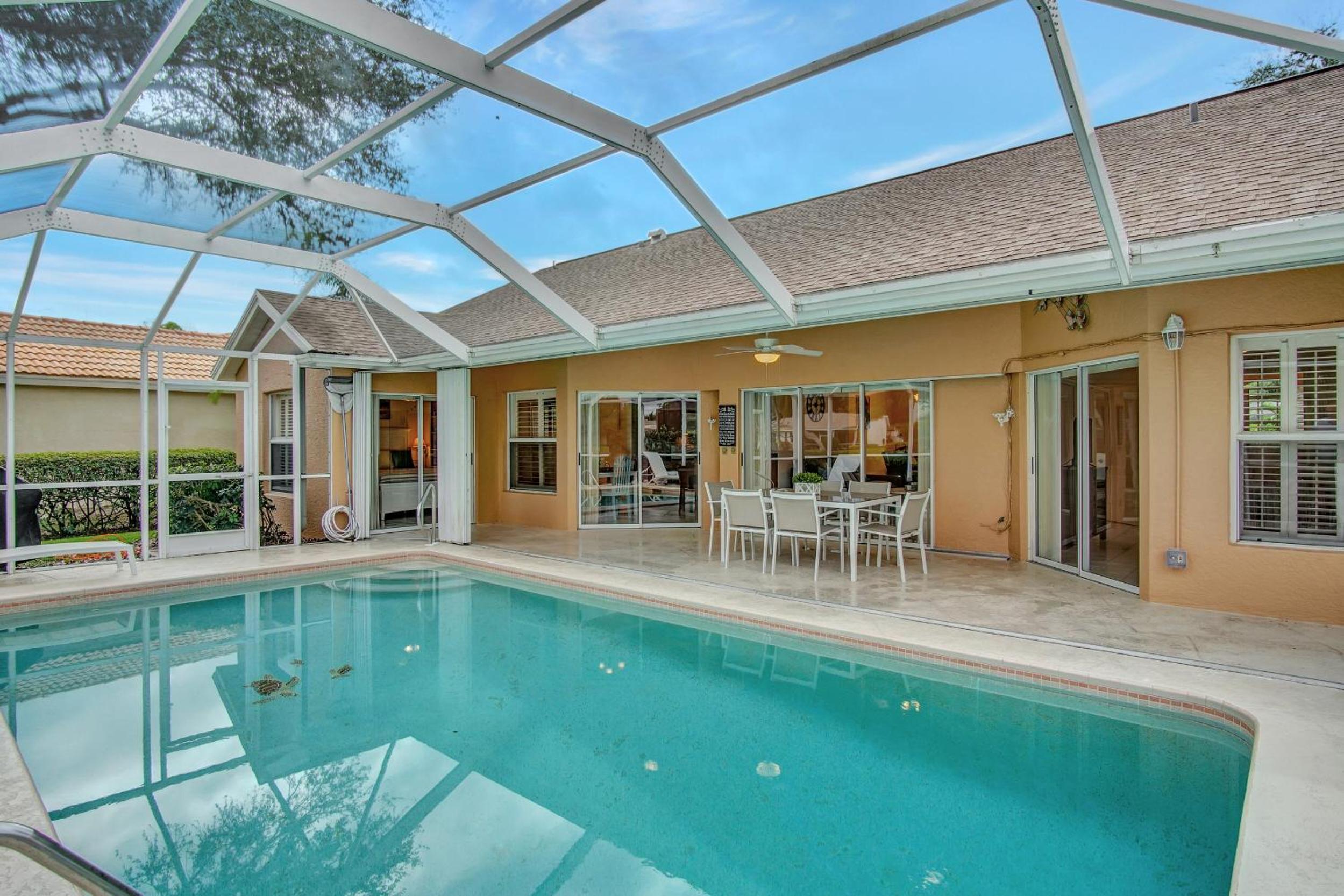 Three-Bedroom Villa photo 3