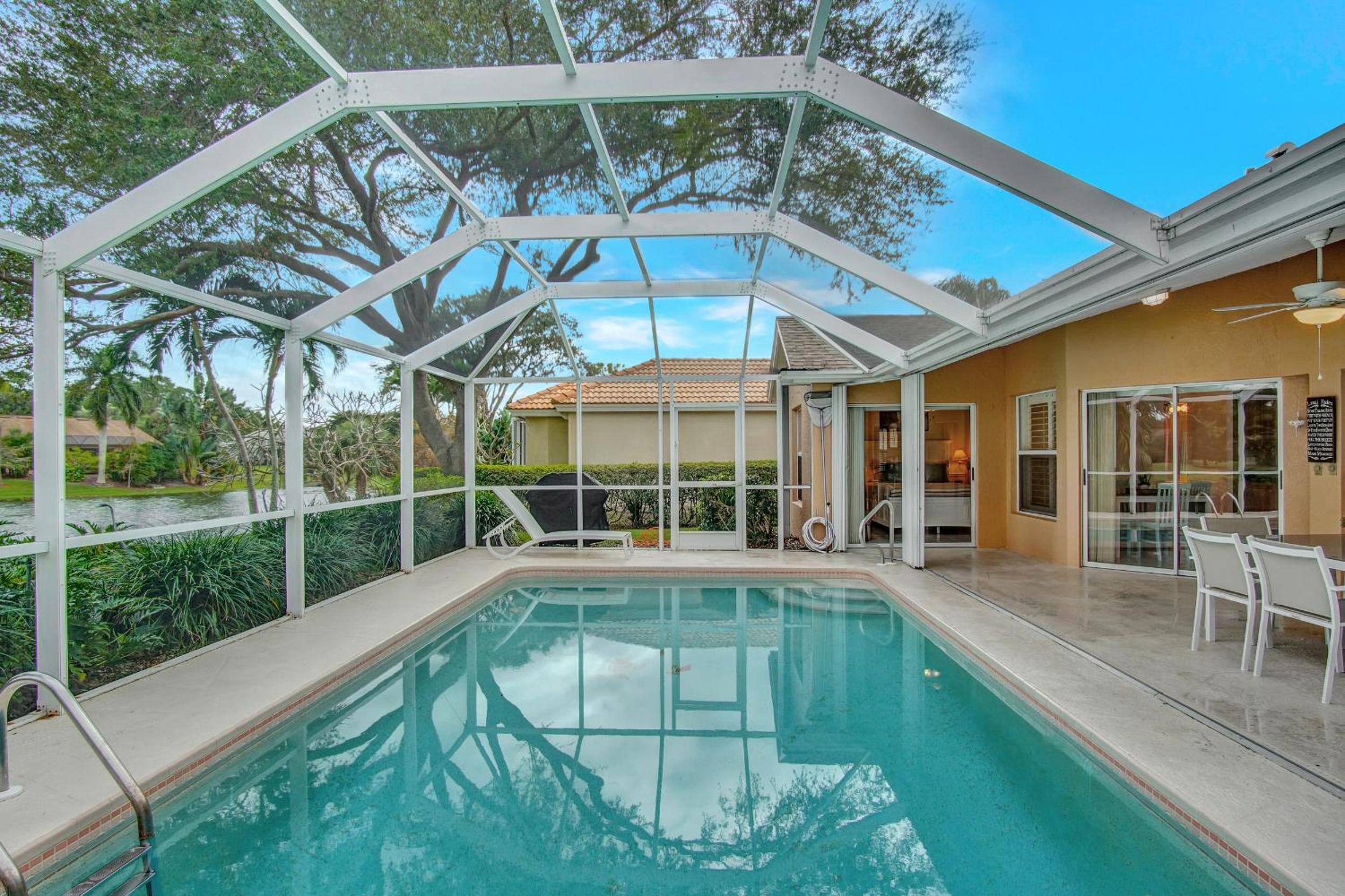 Three-Bedroom Villa photo 2