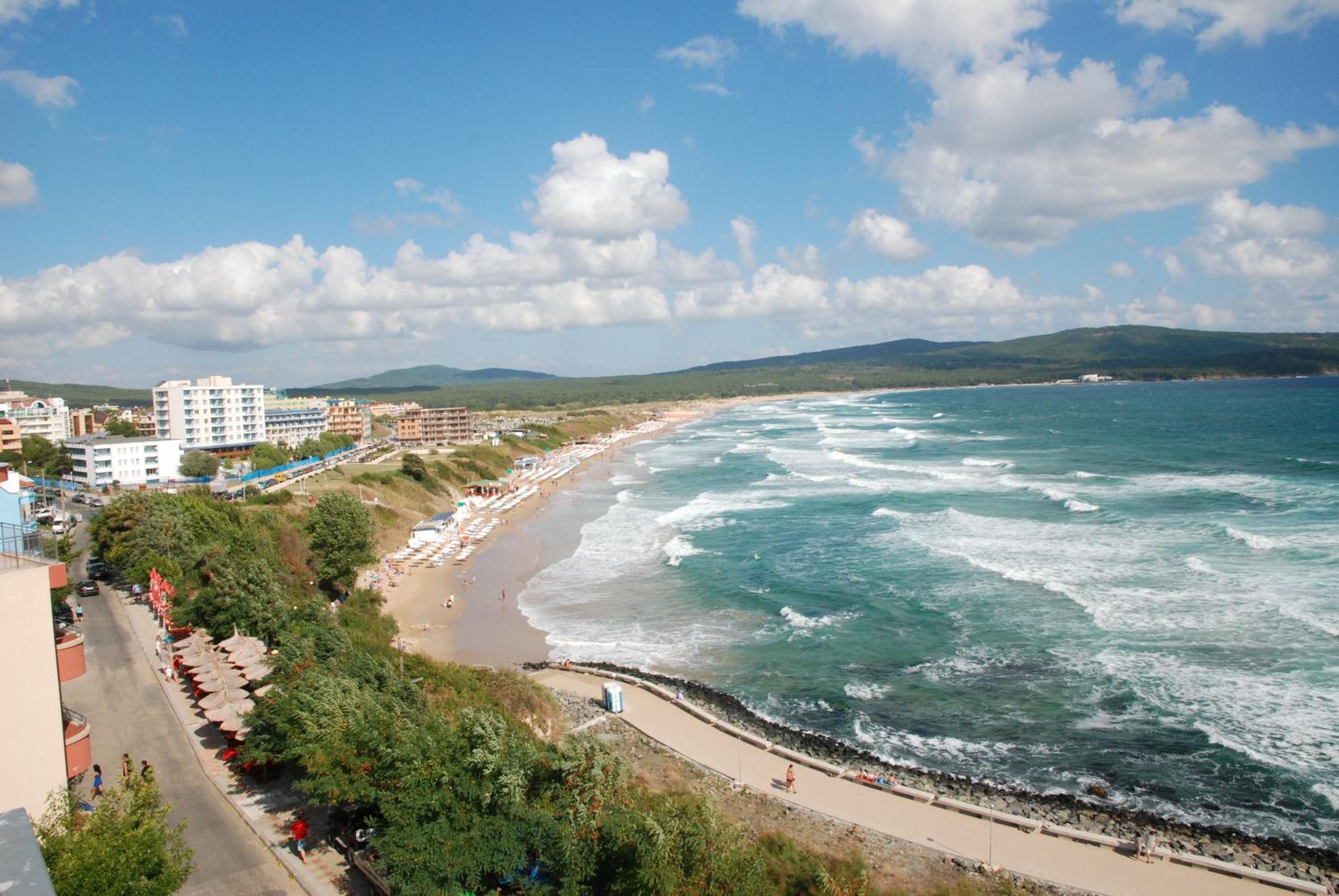 One-Bedroom Suite with Sea View (4 Adults + 1 Child) - Photo 4