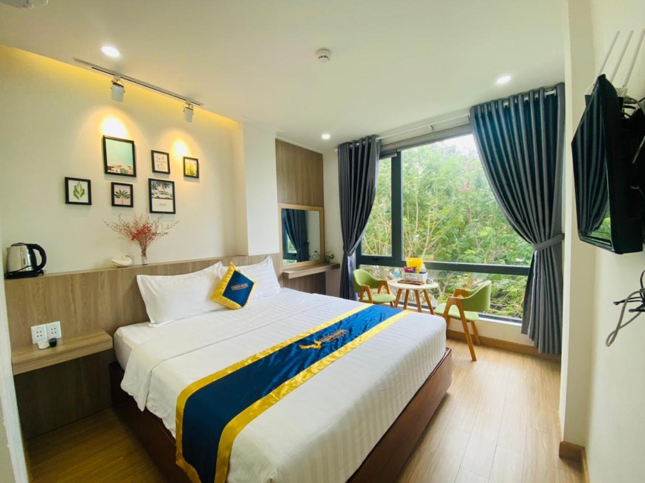 Deluxe Room (2 Adults + 1 Child) - Photo 6
