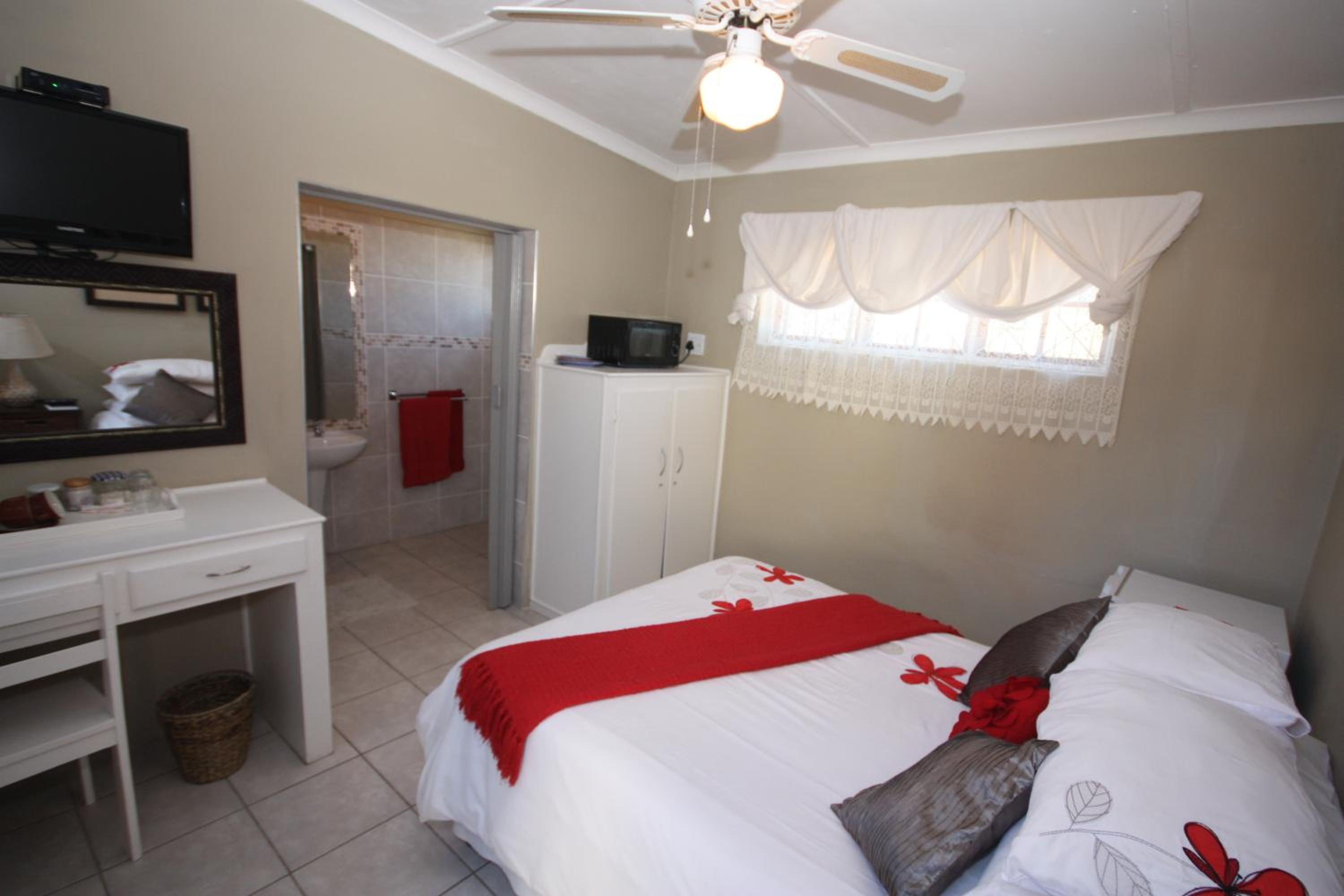 Standard Double Room photo 3