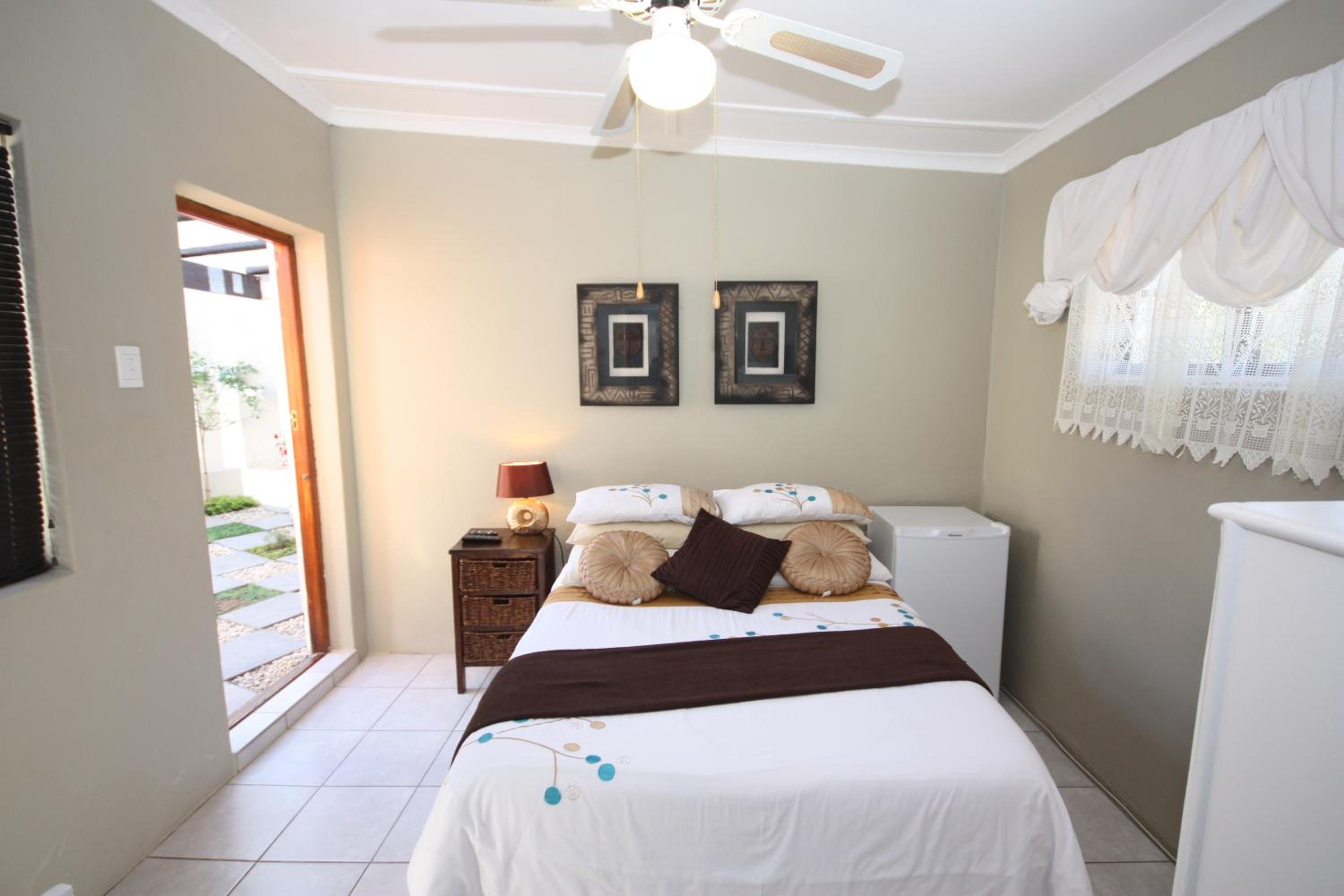 Standard Queen Room photo 1