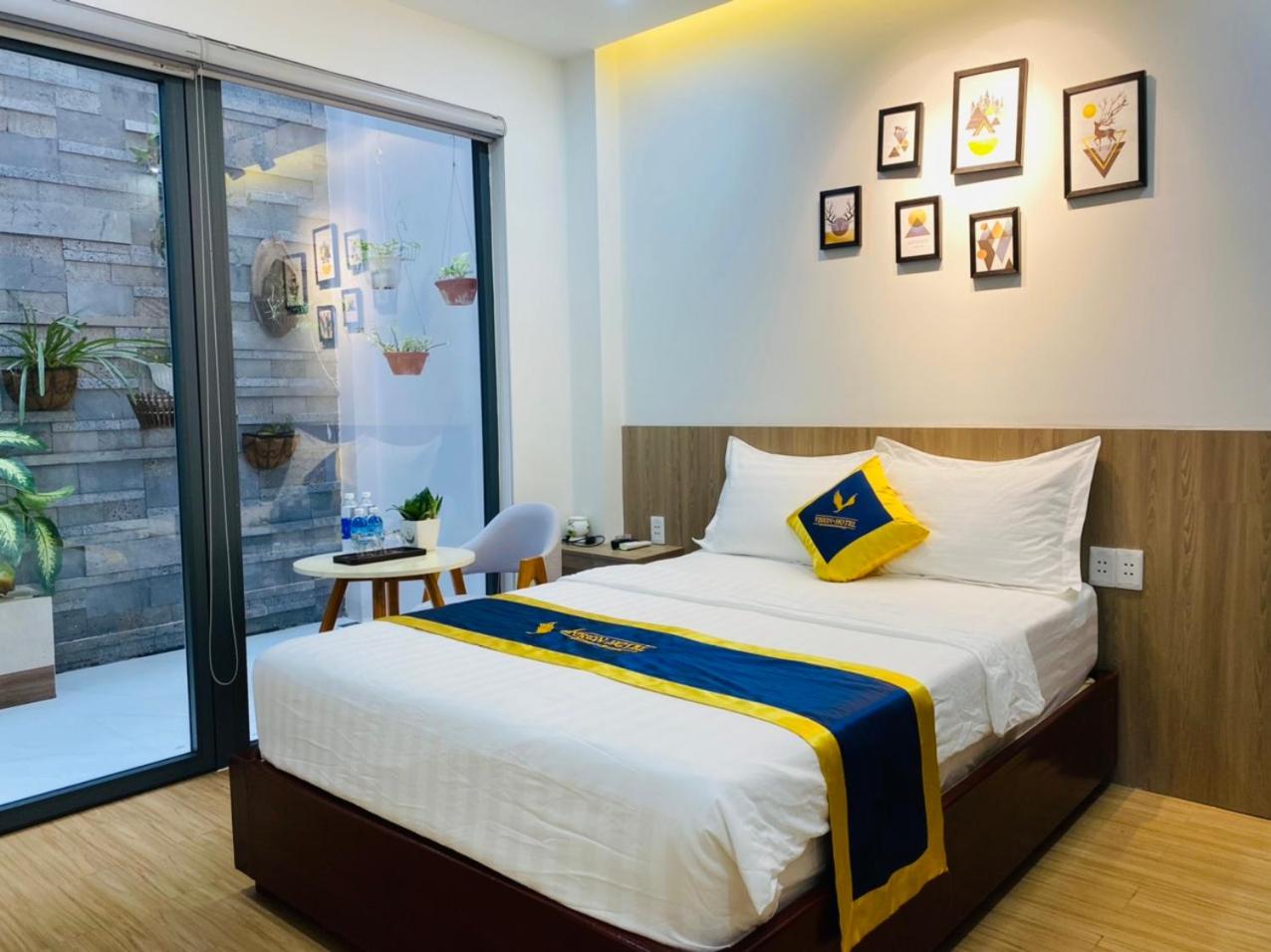 Large Double Room - Photo 15