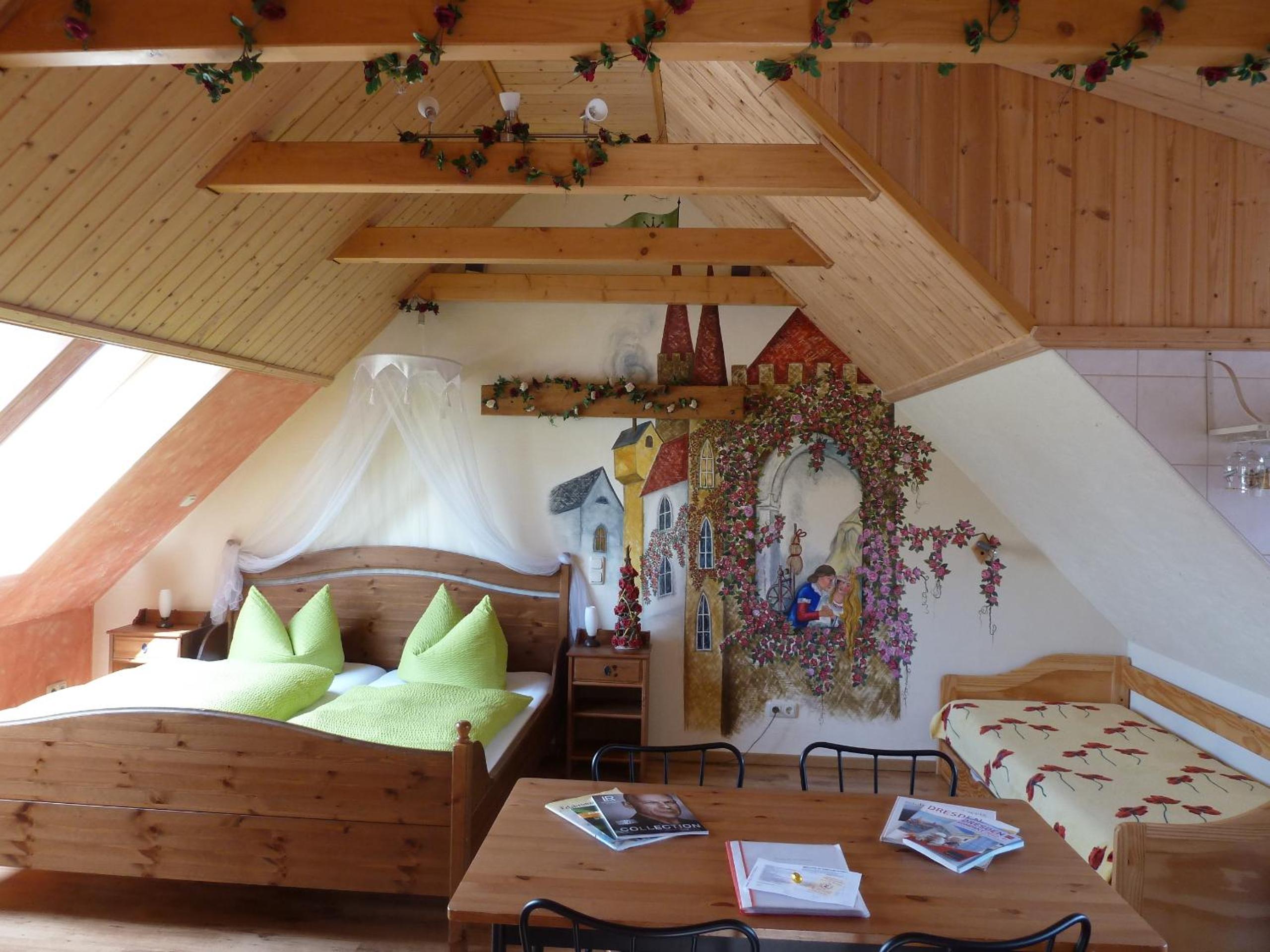 Family Room with Garden View photo 1